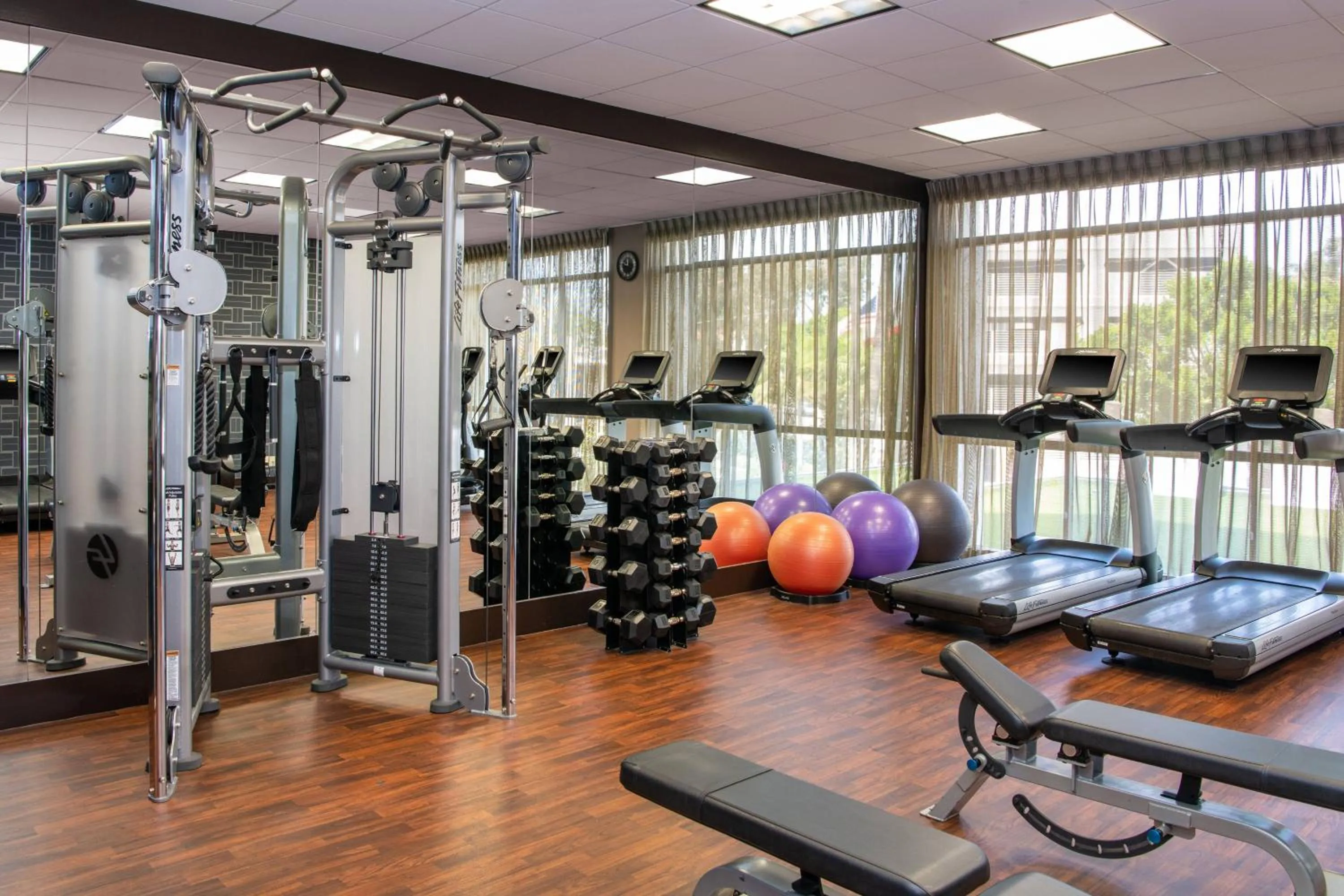 Fitness centre/facilities in Beverly Hills Marriott