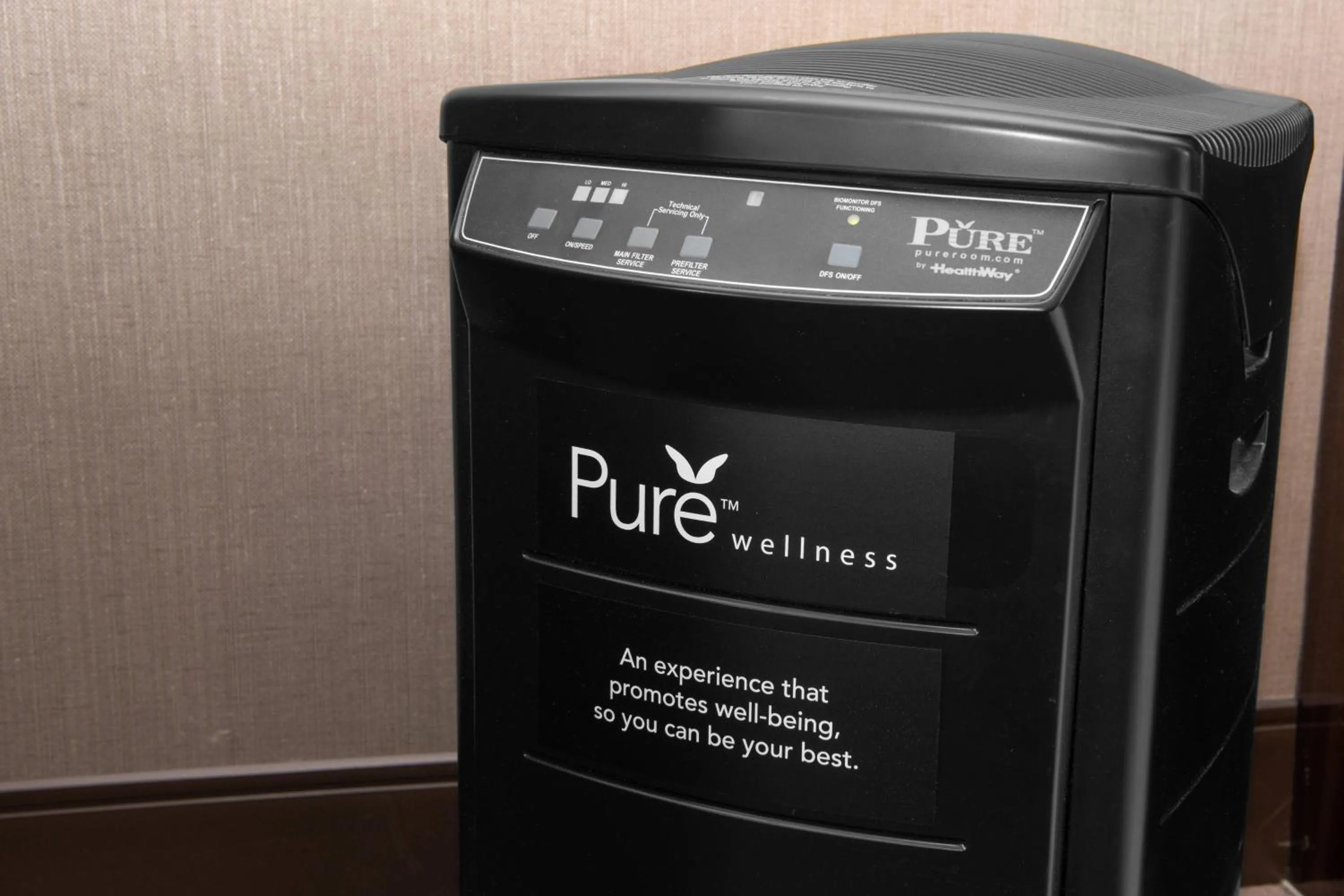 Photo of the whole room in Beverly Hills Marriott