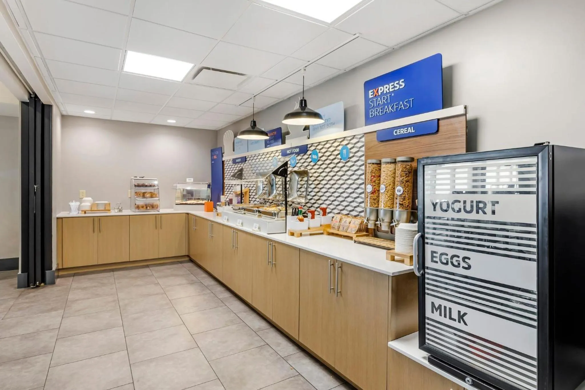 Breakfast in Holiday Inn Express & Suites Nashville Southeast - Antioch by IHG