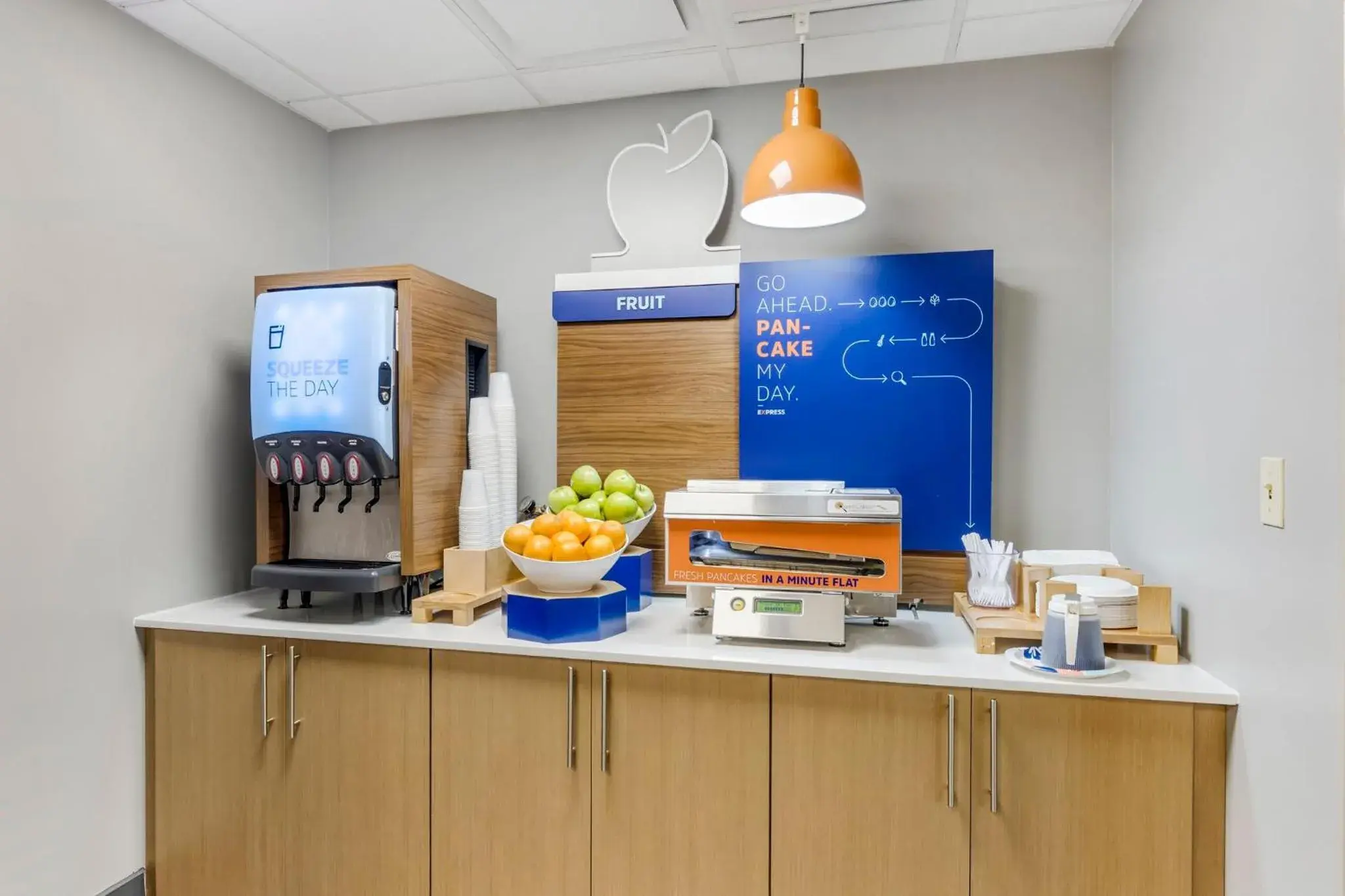 Breakfast in Holiday Inn Express & Suites Nashville Southeast - Antioch by IHG Breakfast in Holiday Inn Express & Suites Nashville Southeast - Antioch by IHG