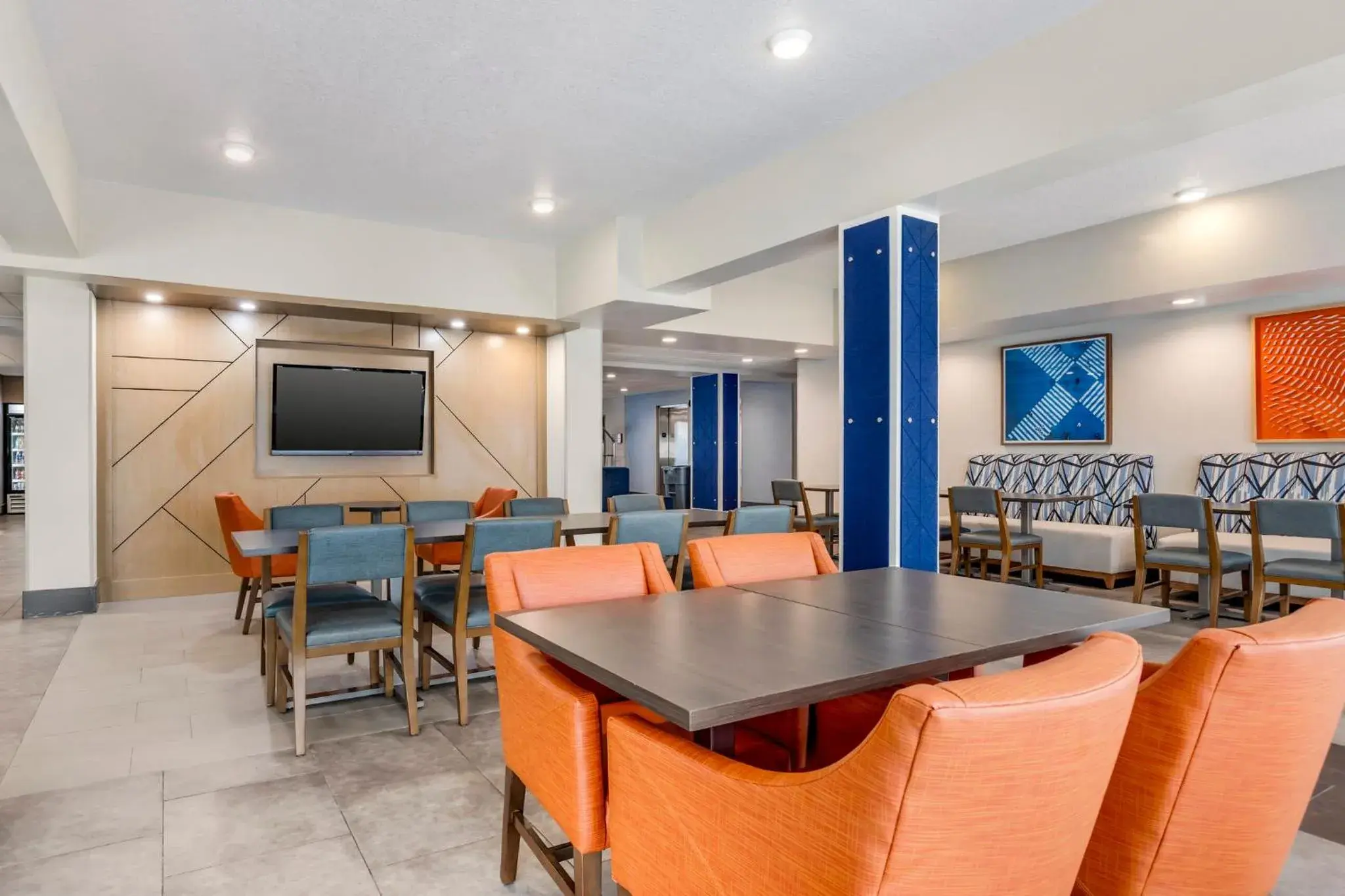 Breakfast in Holiday Inn Express & Suites Nashville Southeast - Antioch by IHG Breakfast in Holiday Inn Express & Suites Nashville Southeast - Antioch by IHG