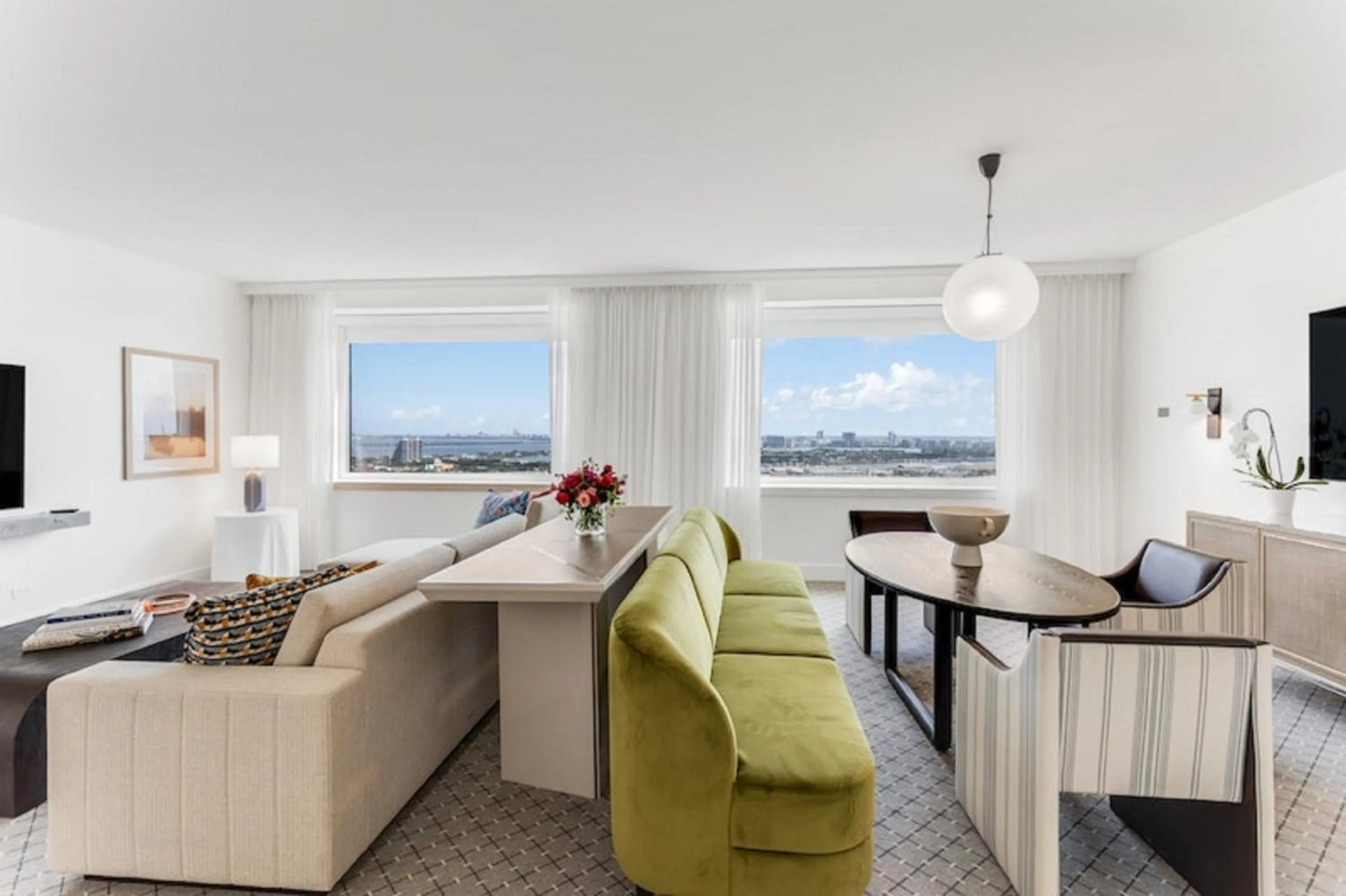 Photo of the whole room in InterContinental Miami by IHG