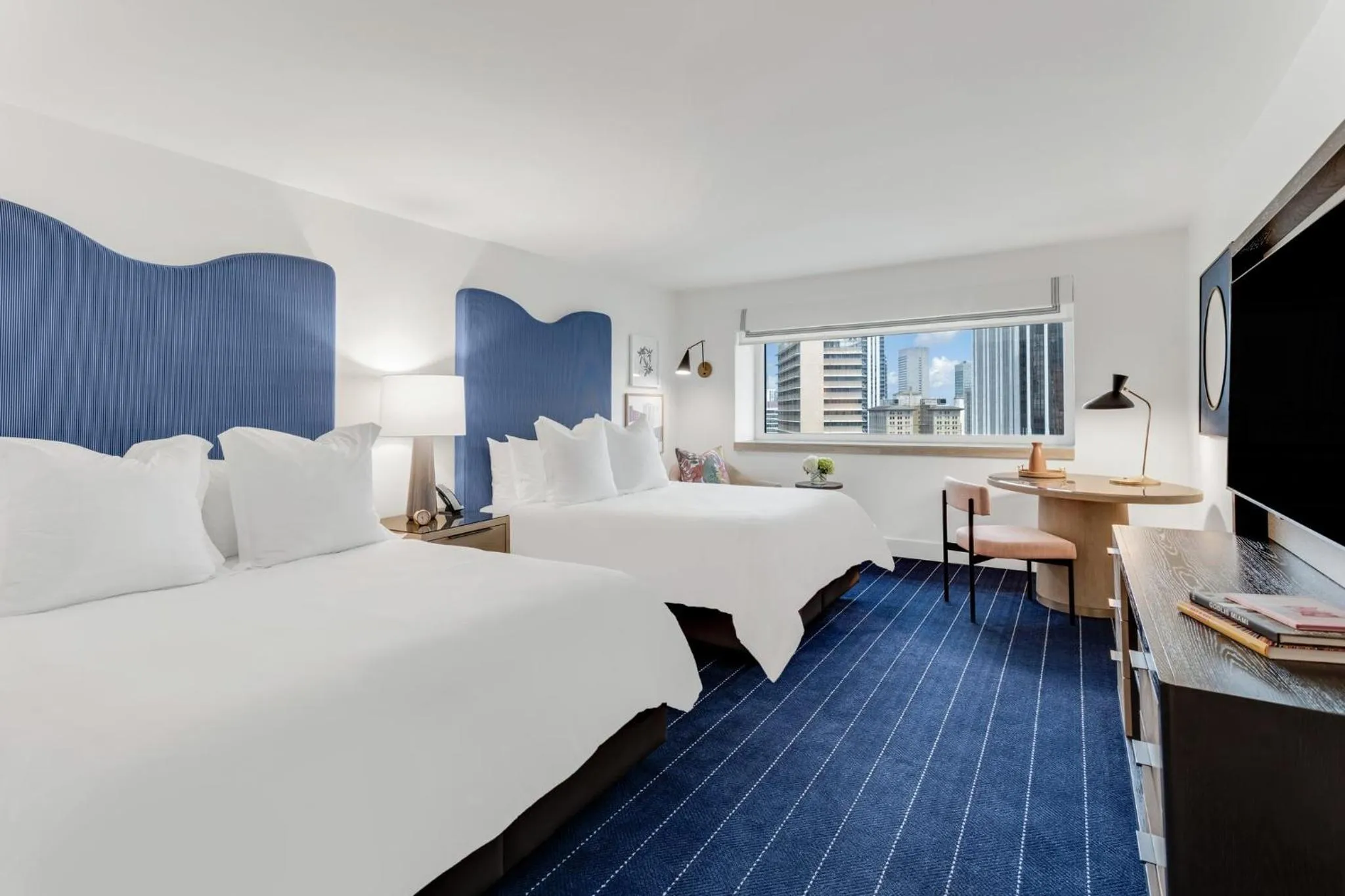 Photo of the whole room, Bed in InterContinental Miami by IHG