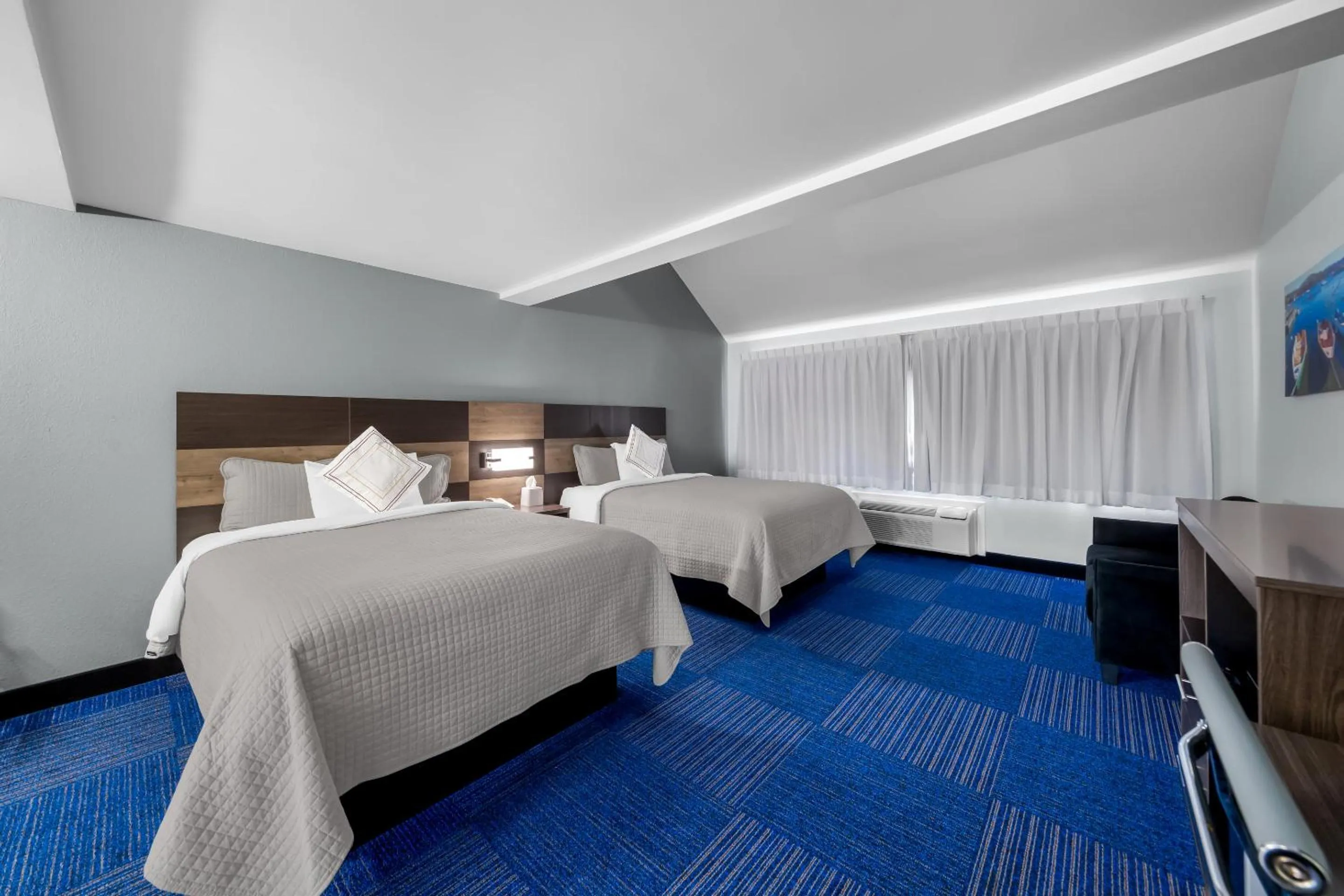 Photo of the whole room, Bed in Admiralty Inn & Suites - a Red Collection Hotel