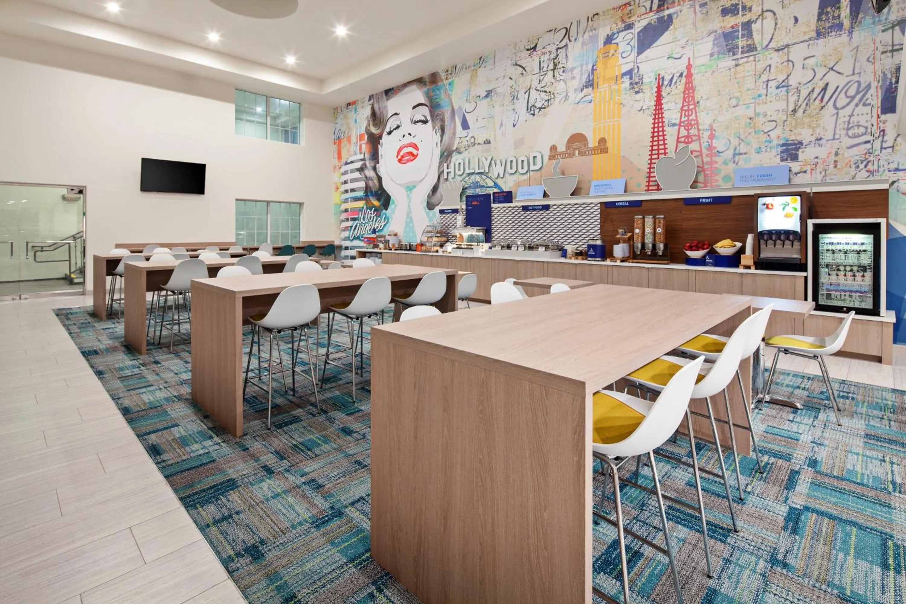Breakfast in Holiday Inn Express Hollywood Walk of Fame by IHG
