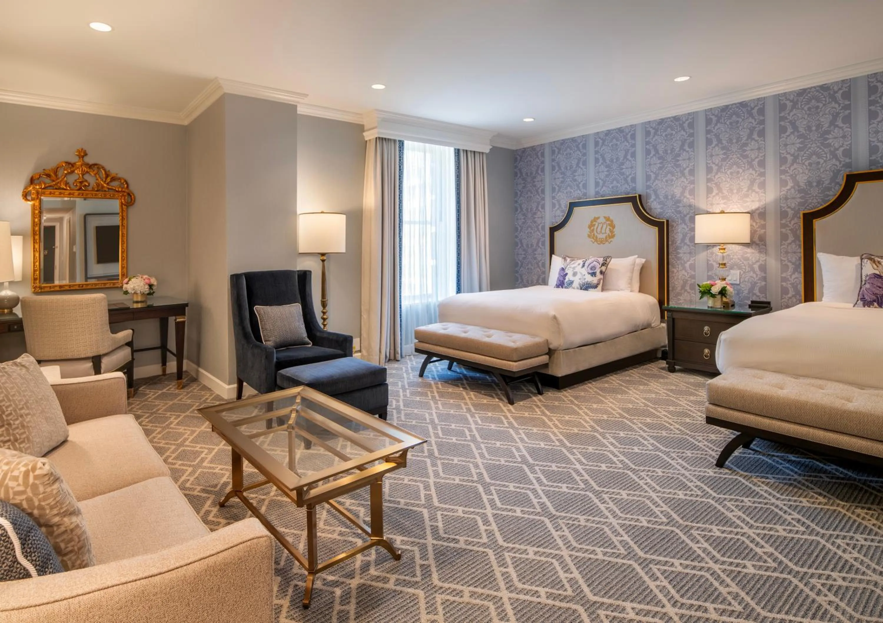 Photo of the whole room, Bed in Willard InterContinental Washington by IHG