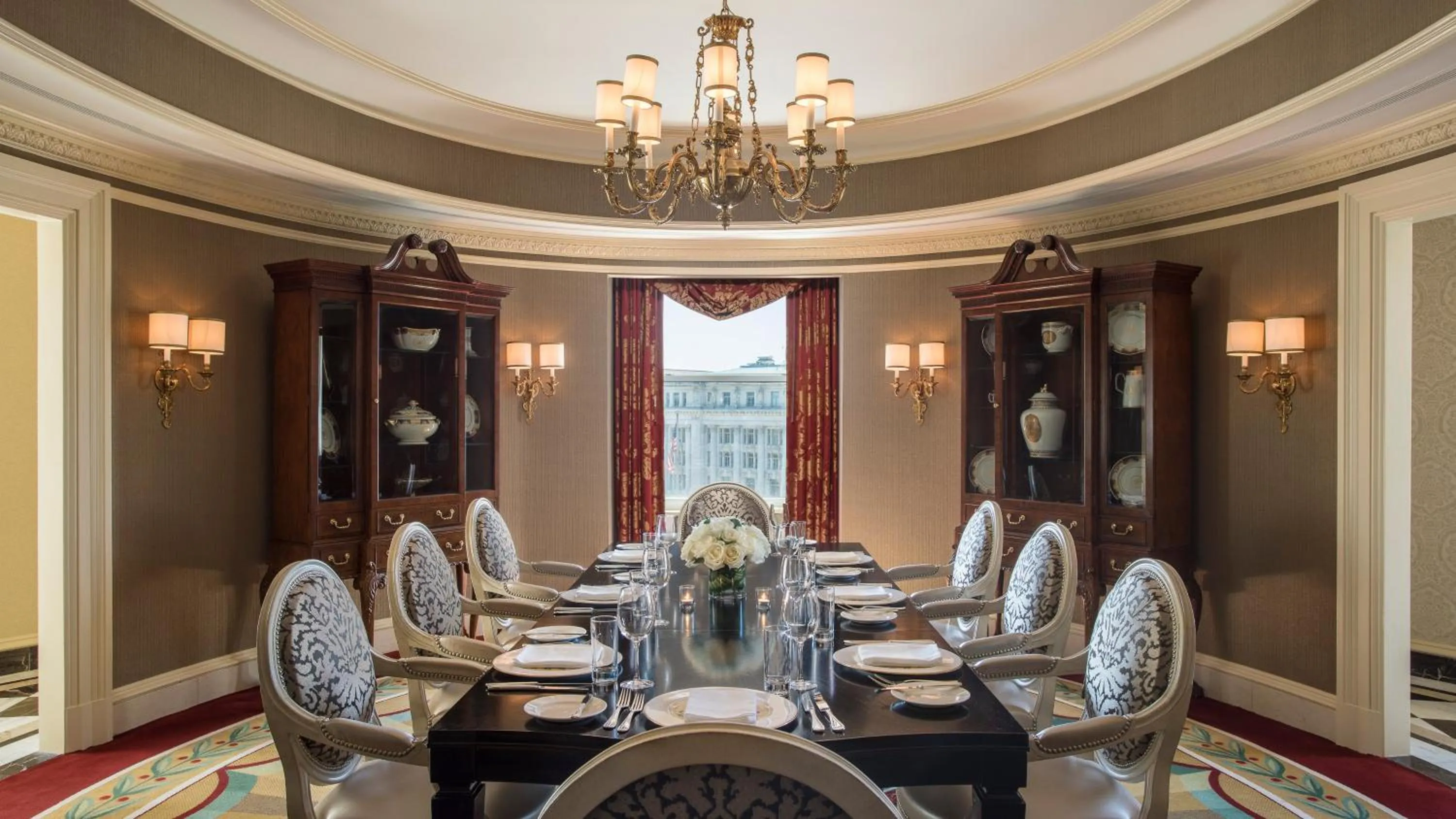 Photo of the whole room in Willard InterContinental Washington by IHG