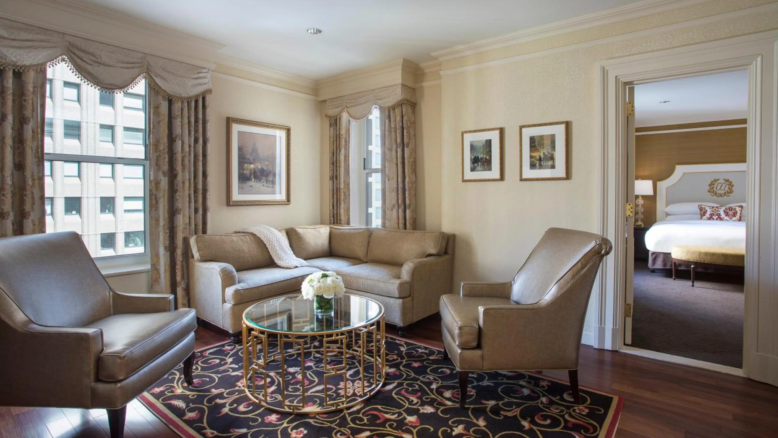 Photo of the whole room, Bed in Willard InterContinental Washington by IHG
