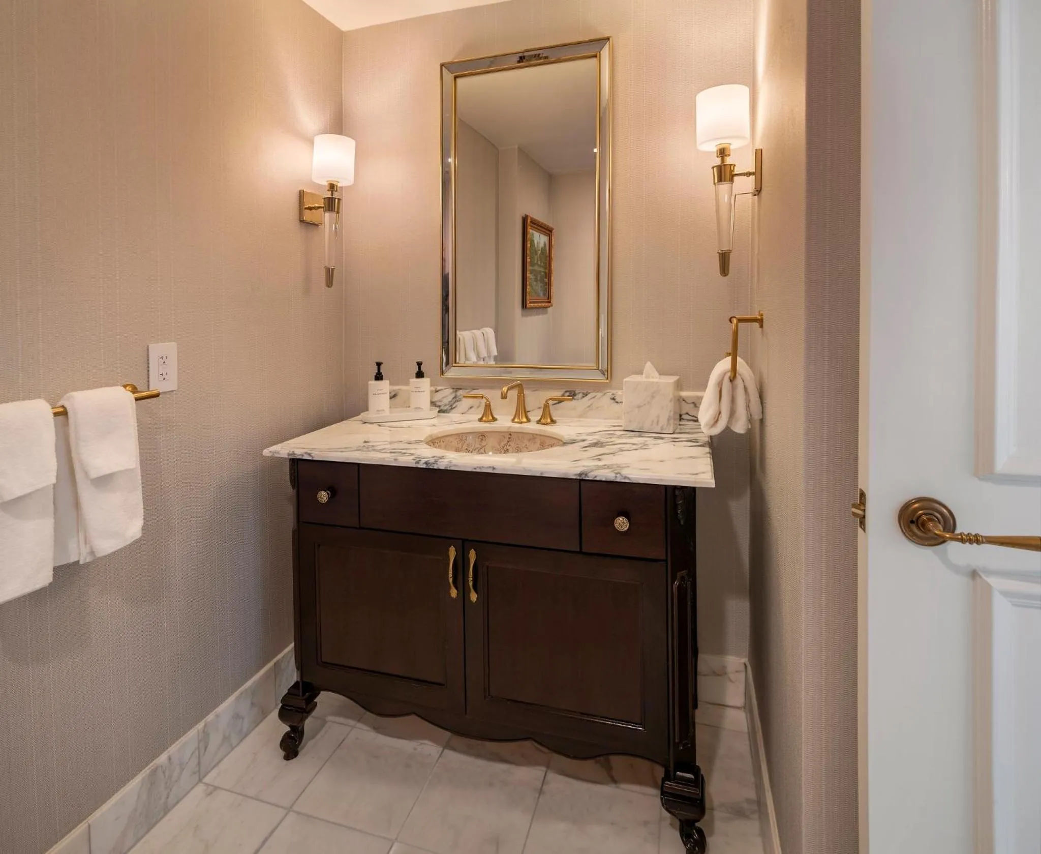 Photo of the whole room in Willard InterContinental Washington by IHG