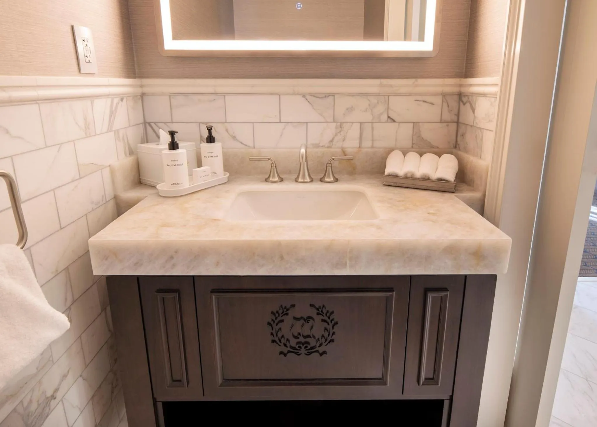 Photo of the whole room in Willard InterContinental Washington by IHG