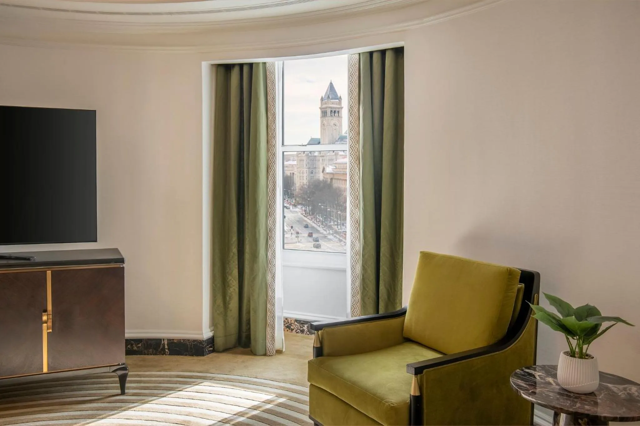 Photo of the whole room in Willard InterContinental Washington by IHG