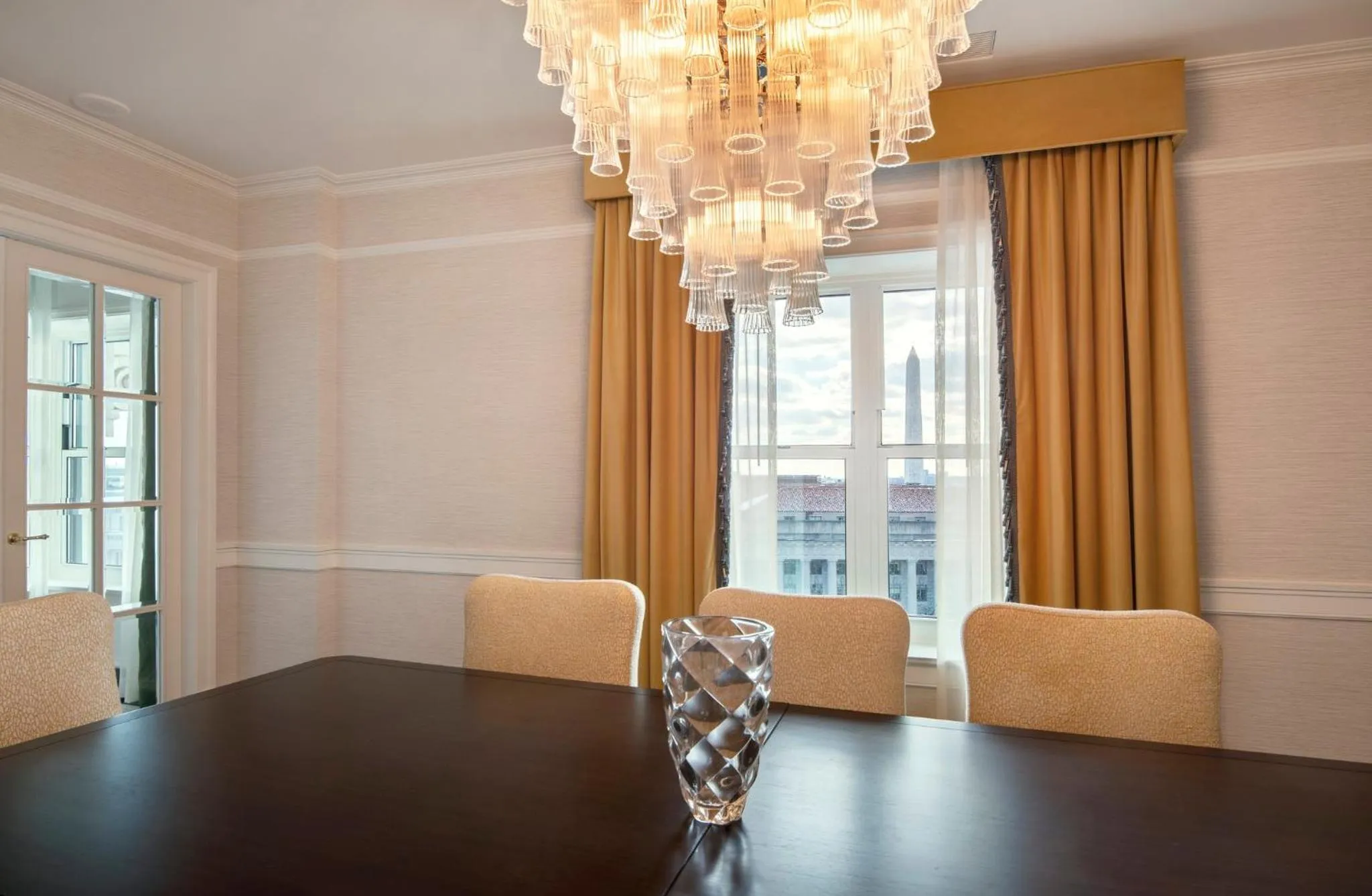 Photo of the whole room in Willard InterContinental Washington by IHG