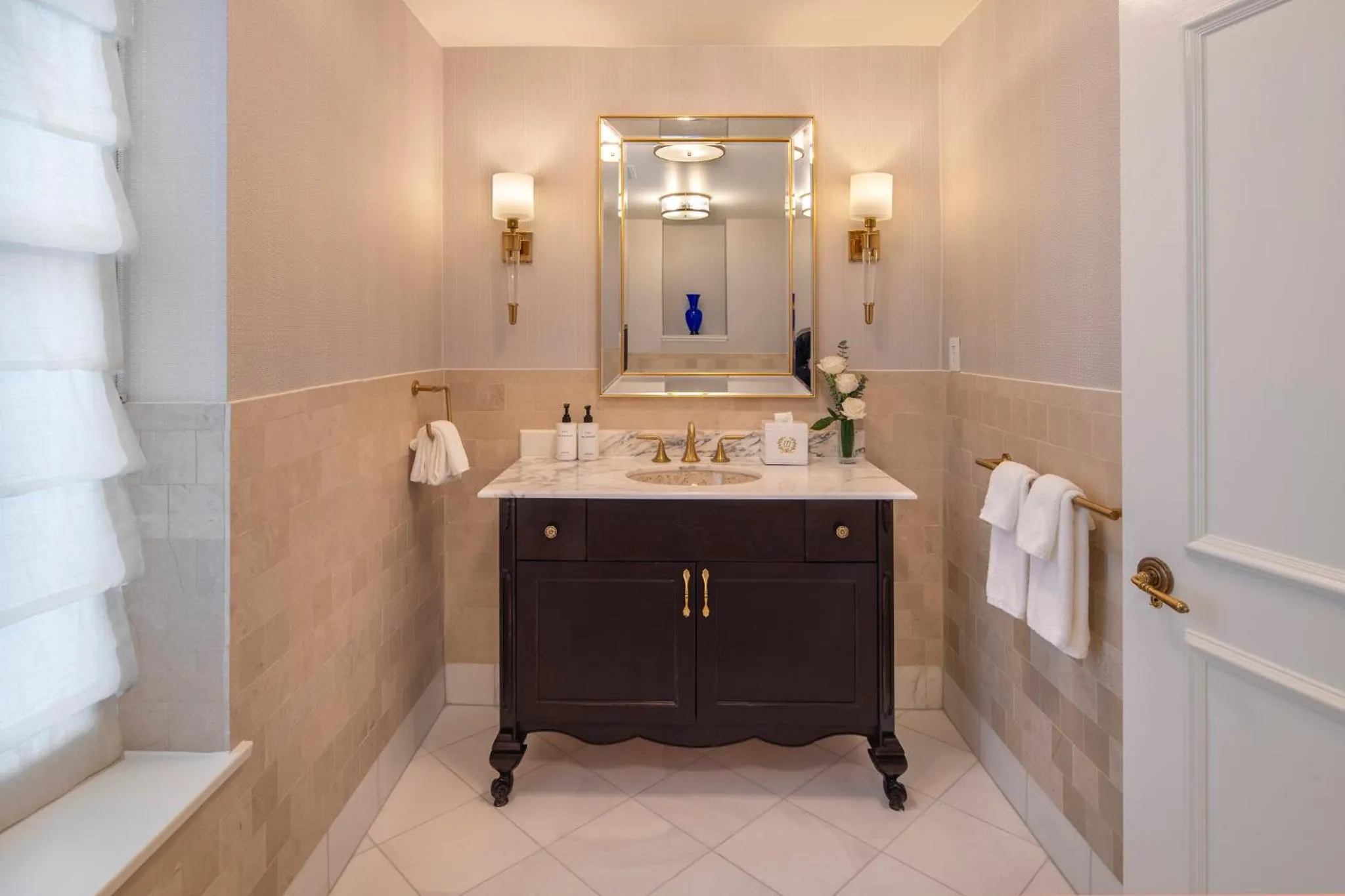 Photo of the whole room in Willard InterContinental Washington by IHG