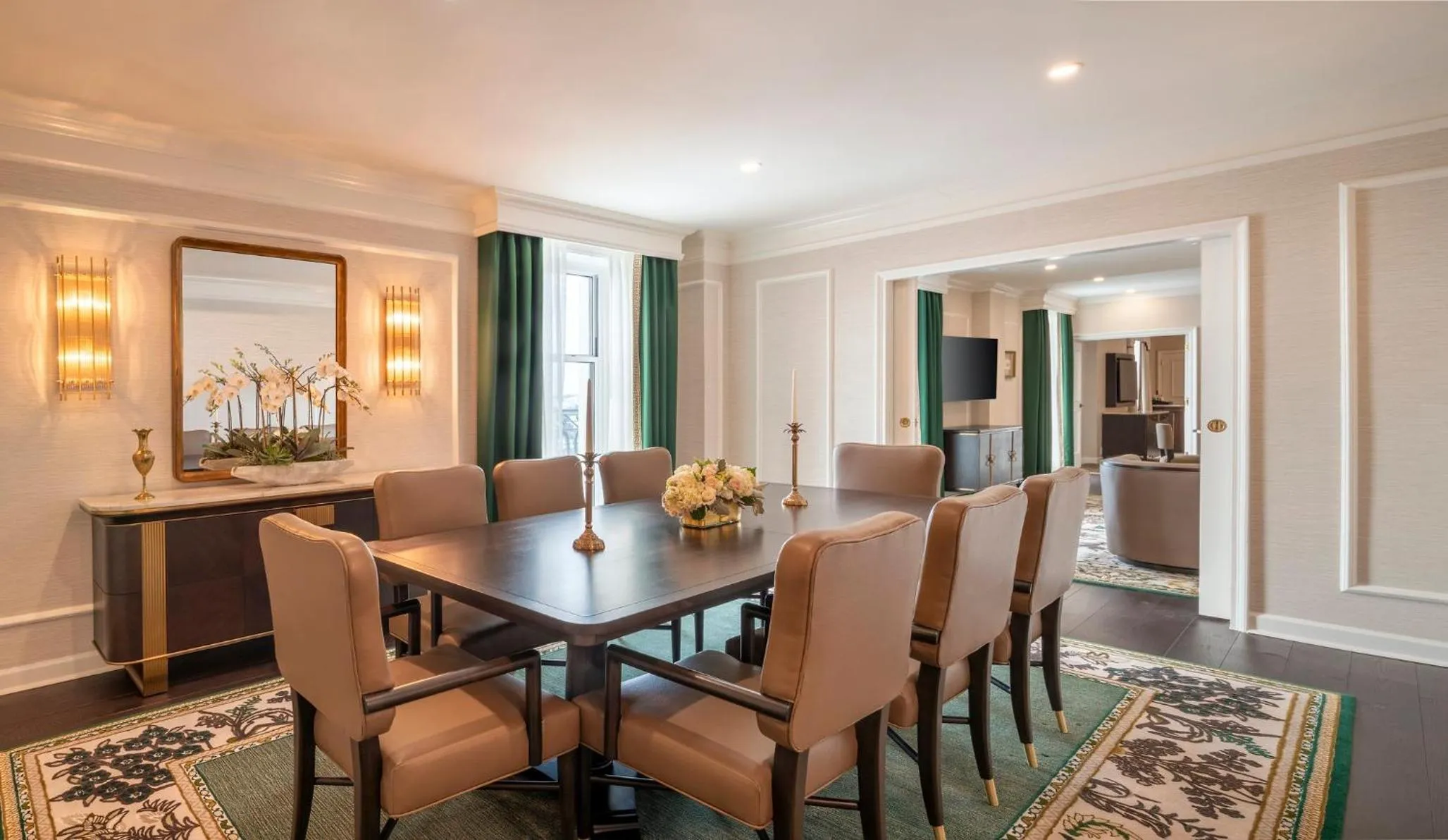 Bedroom in Willard InterContinental Washington by IHG