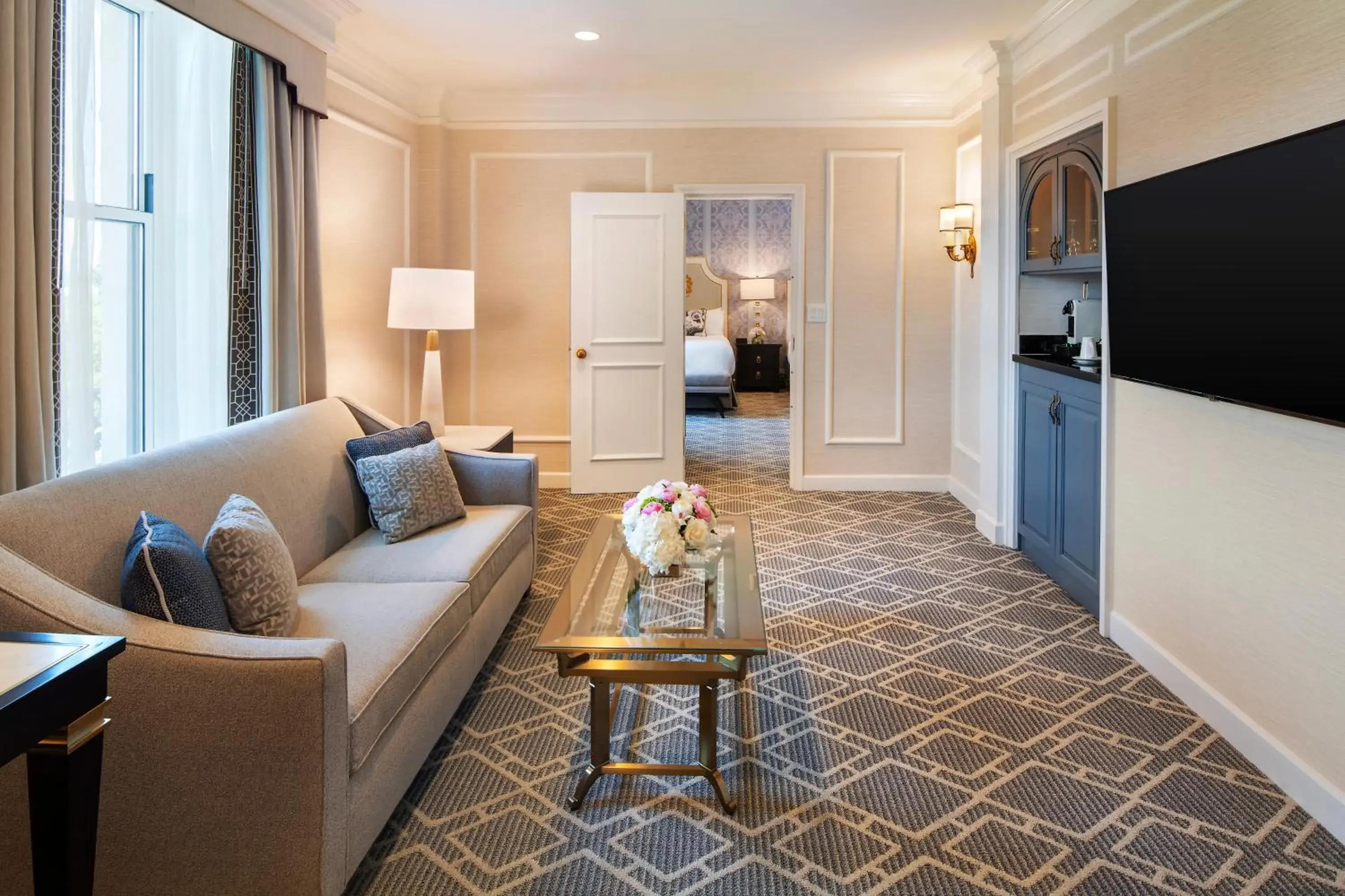 Living room in Willard InterContinental Washington by IHG Living room in Willard InterContinental Washington by IHG