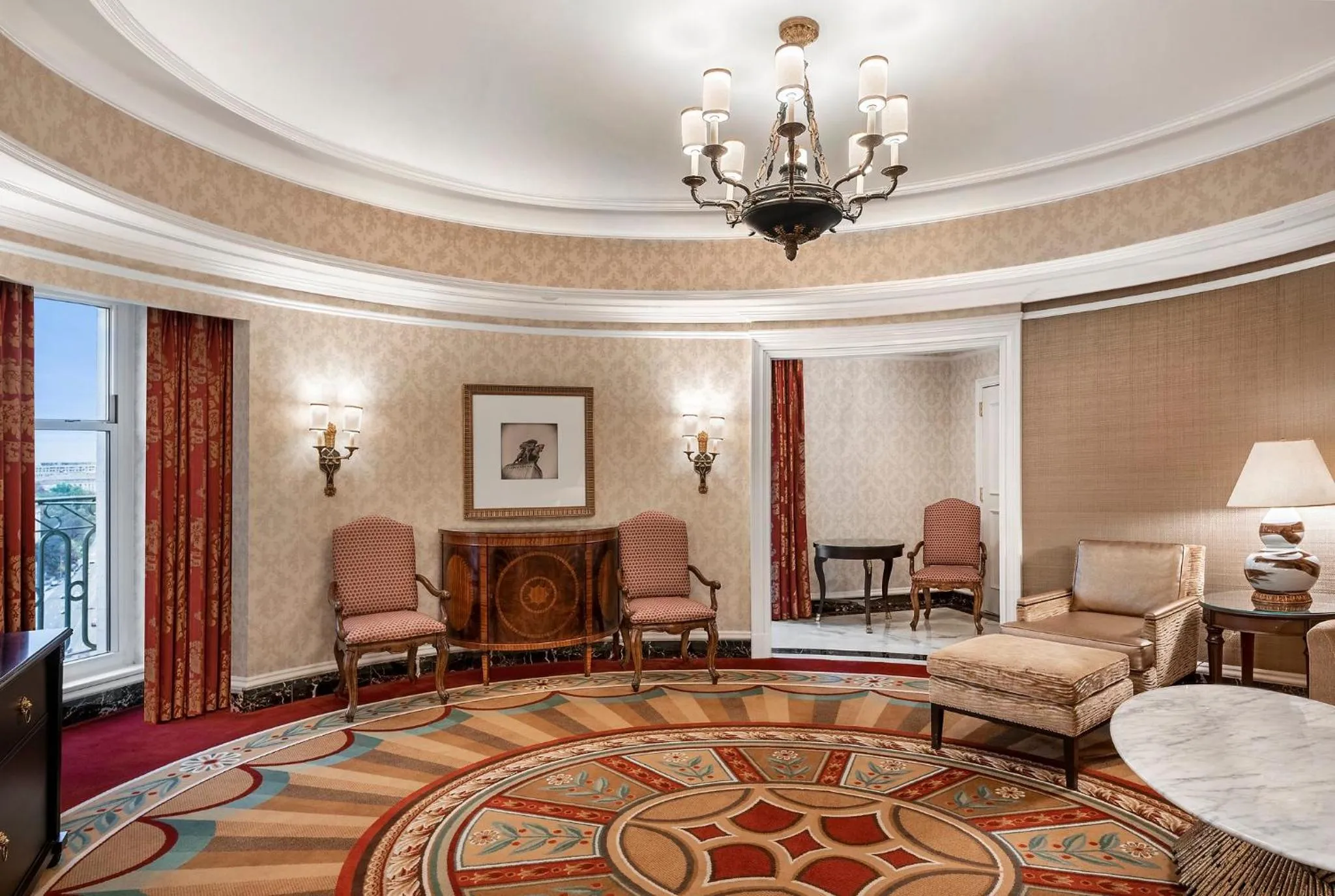 Bedroom in Willard InterContinental Washington by IHG