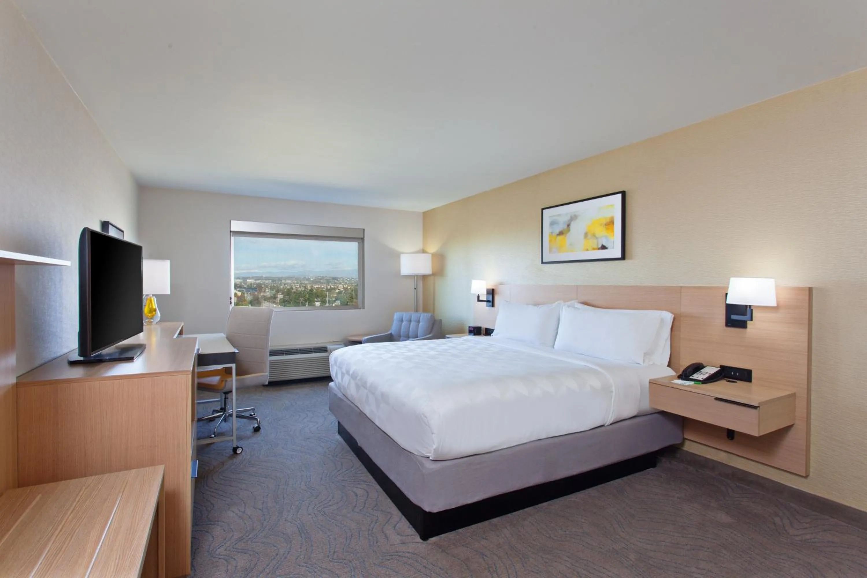 Photo of the whole room, Bed in Holiday Inn Los Angeles - LAX Airport by IHG