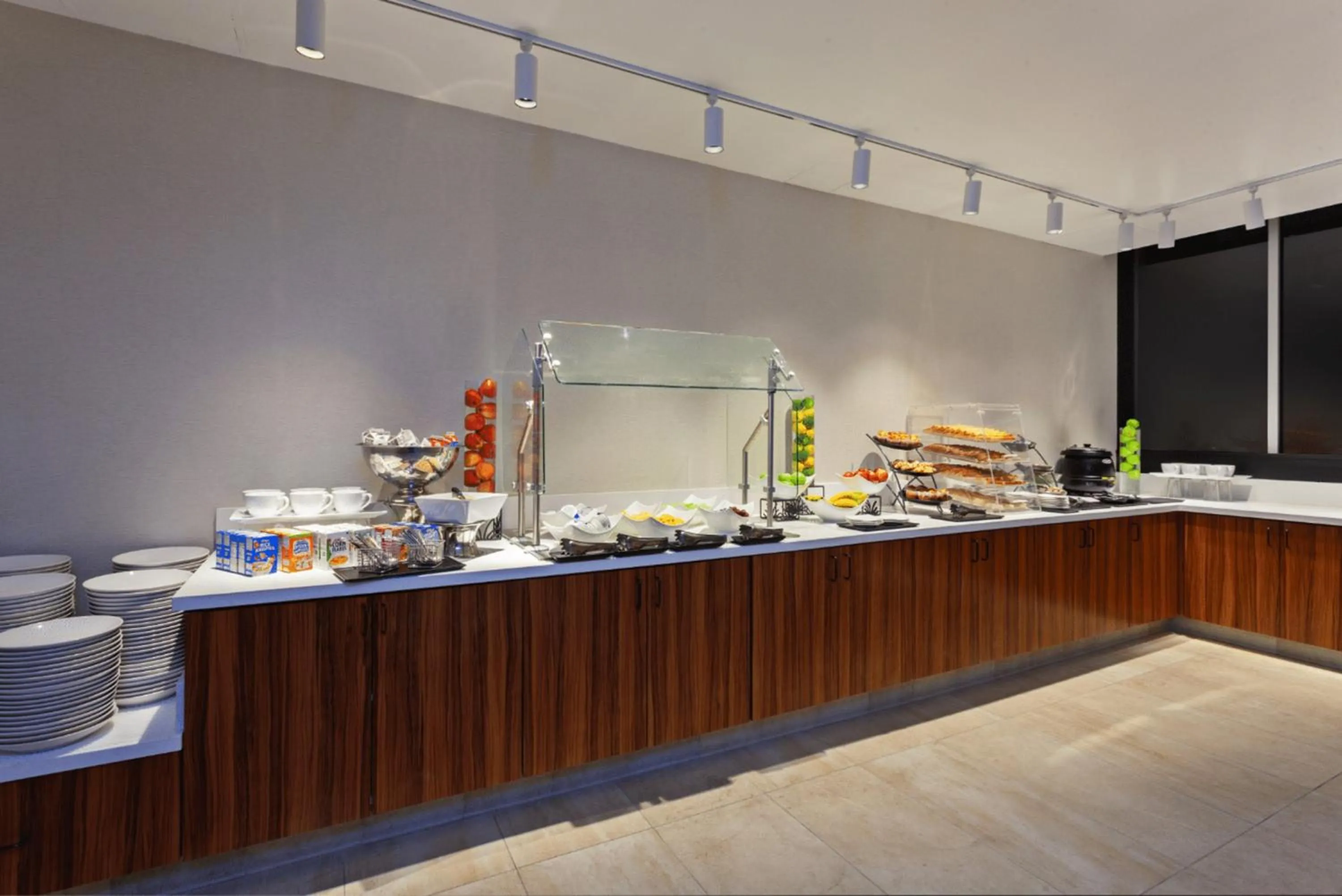Breakfast in Holiday Inn Los Angeles - LAX Airport by IHG