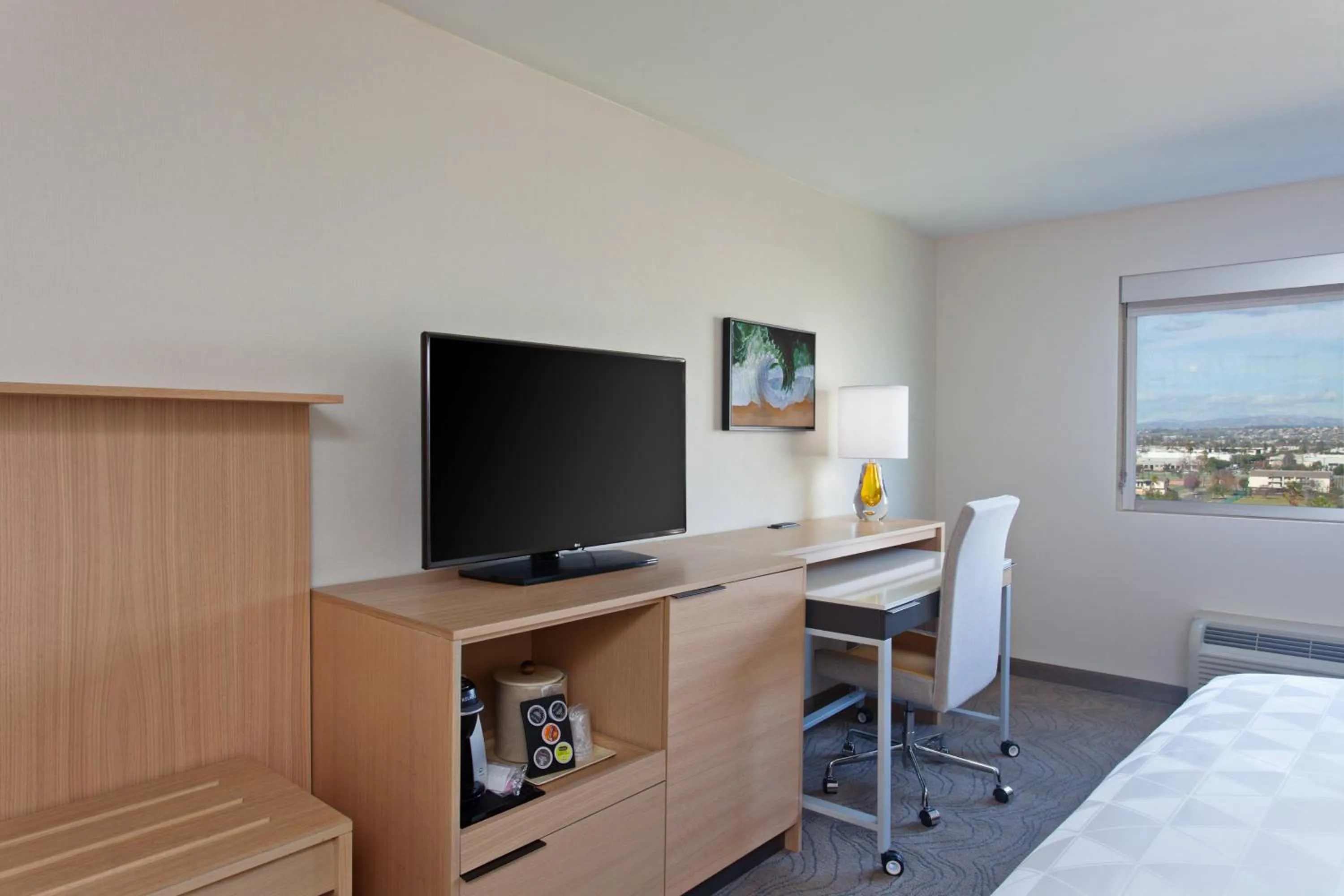 Bedroom, Bed in Holiday Inn Los Angeles - LAX Airport by IHG