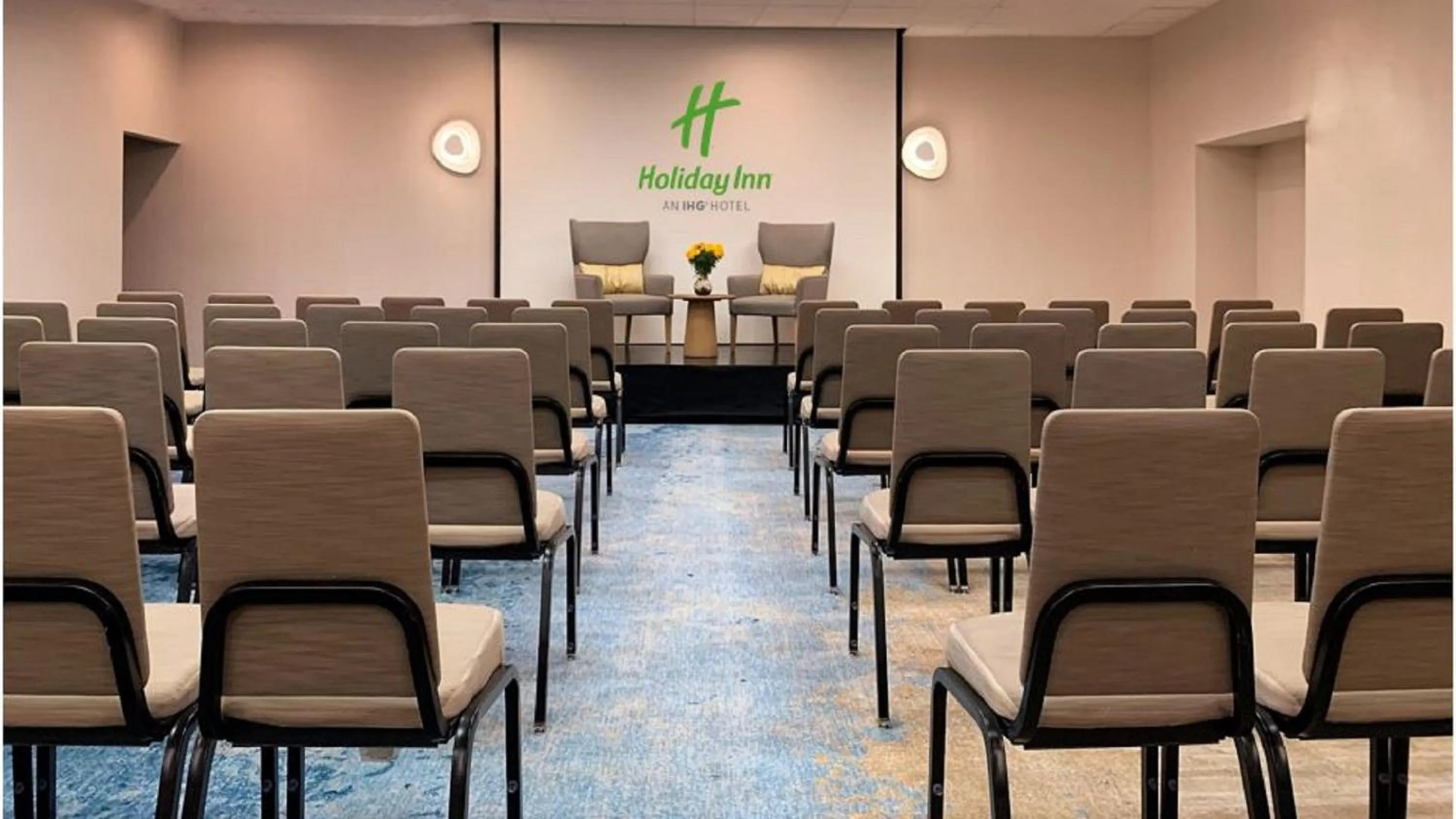 Meeting/conference room in Holiday Inn Los Angeles - LAX Airport by IHG