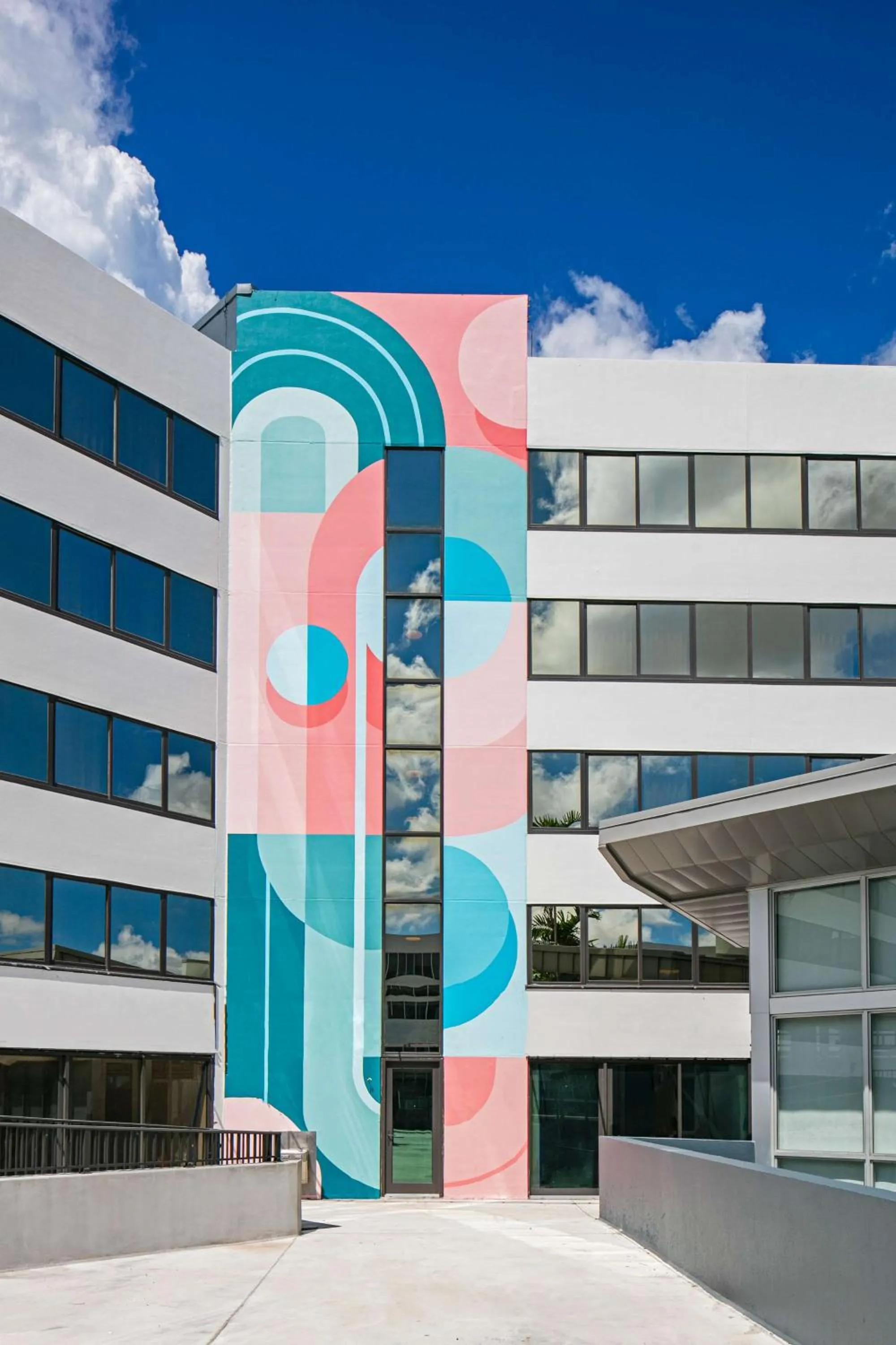 Property building in Sonesta Miami Airport