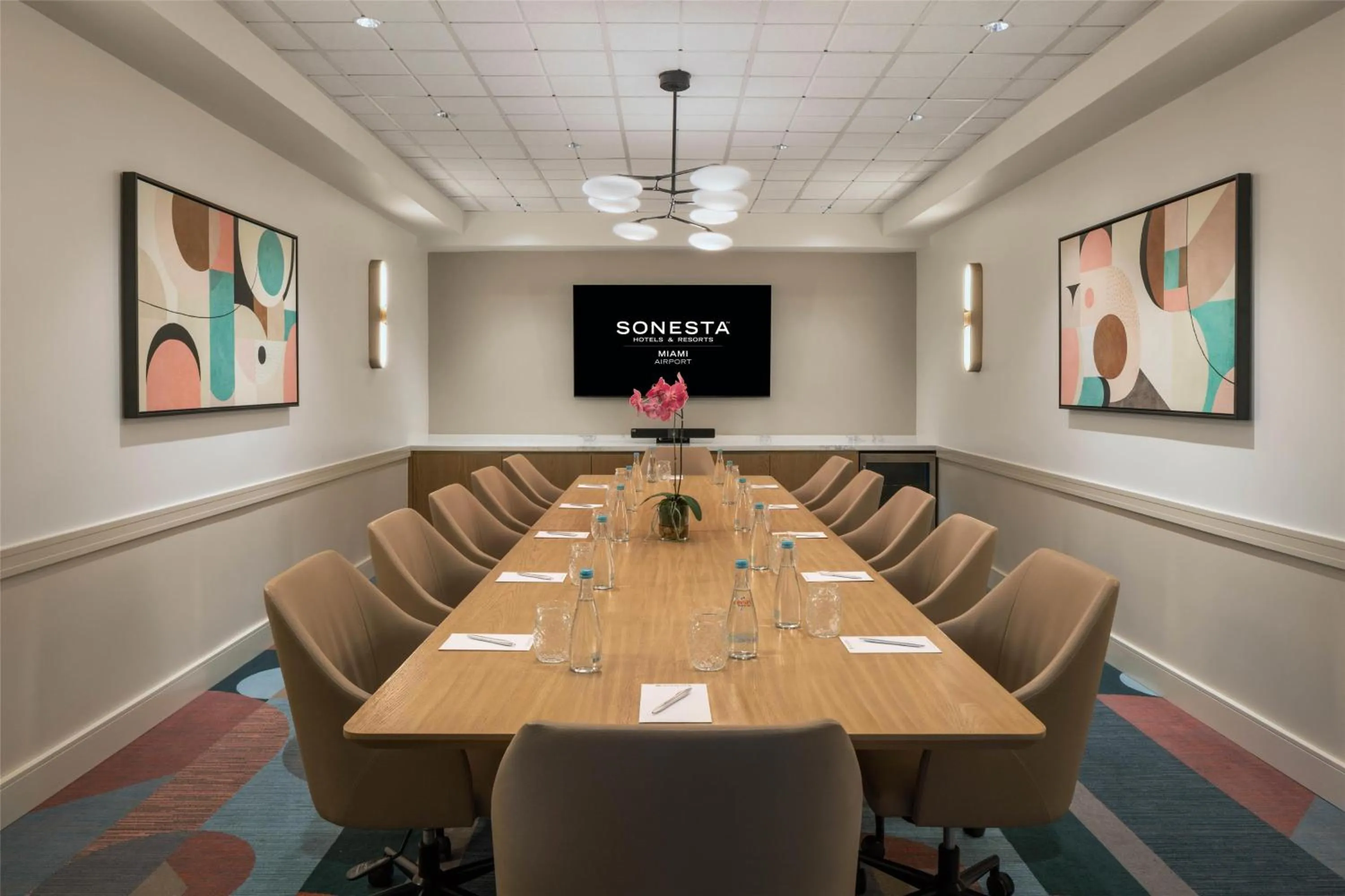 Meeting/conference room in Sonesta Miami Airport