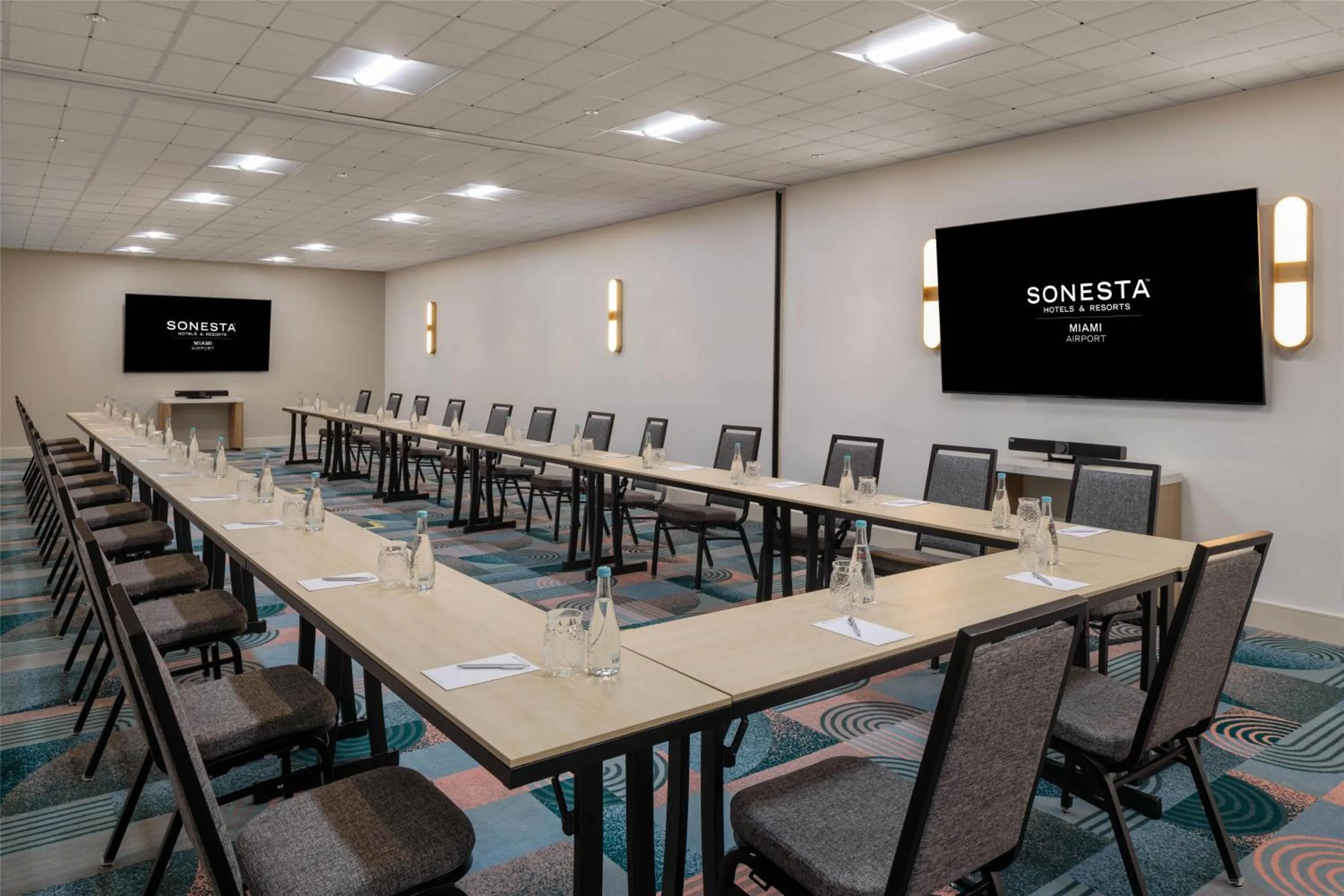 Meeting/conference room in Sonesta Miami Airport