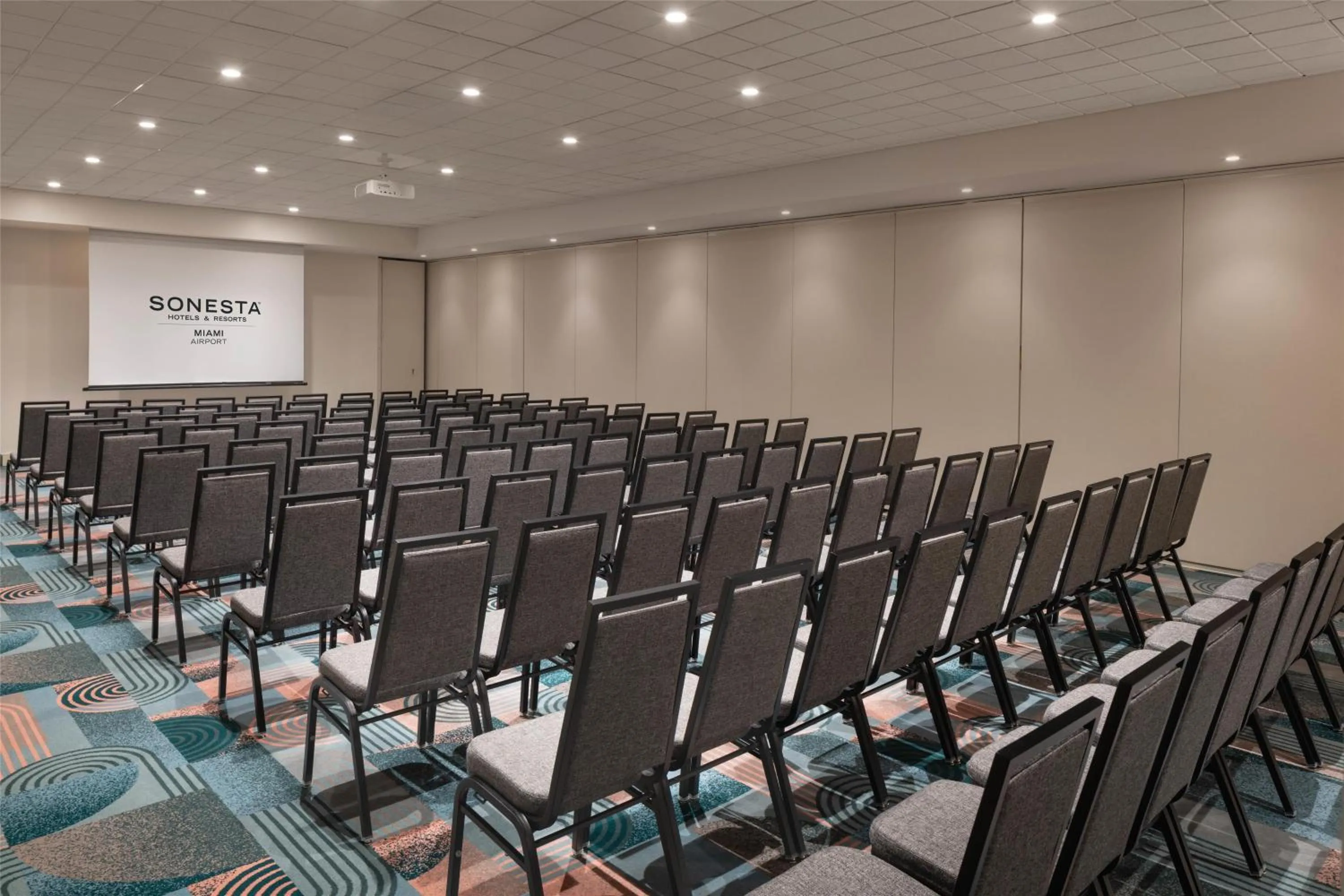 Meeting/conference room in Sonesta Miami Airport