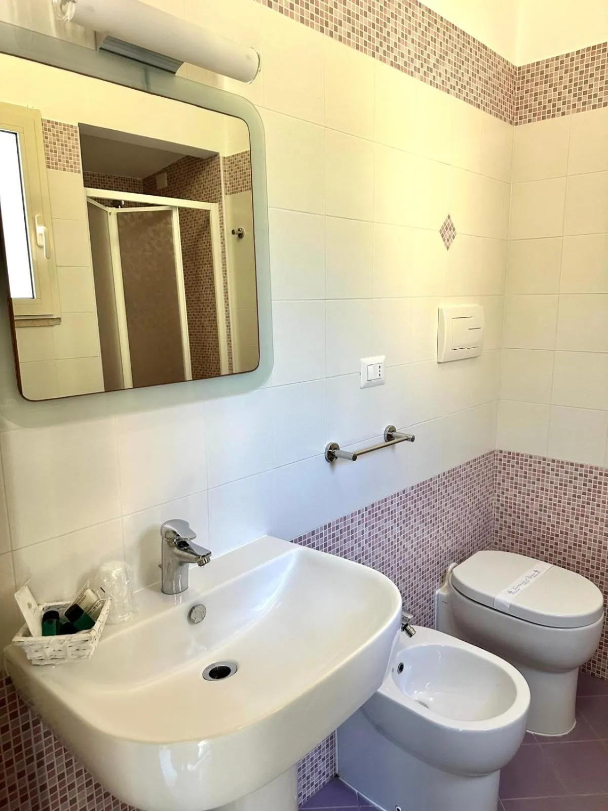 Bathroom in Belvedere Hotel-B&B