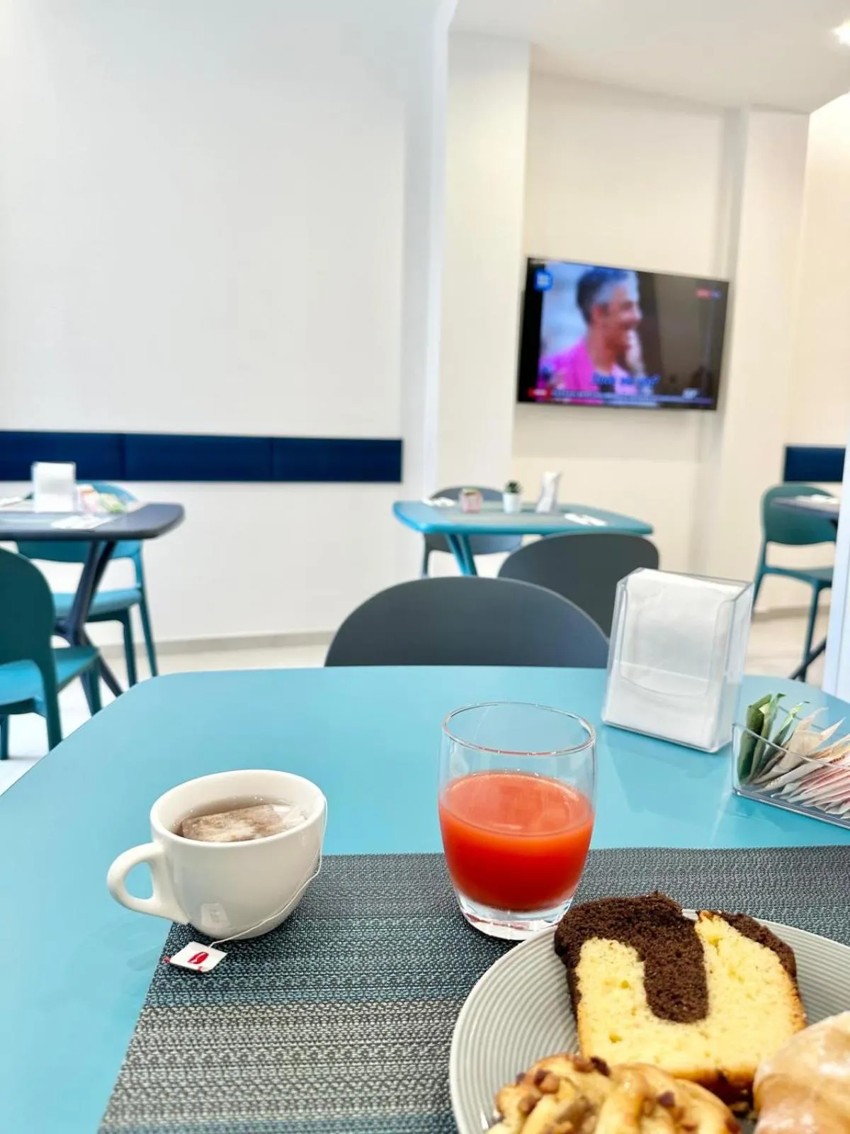 Breakfast in Belvedere Hotel-B&B