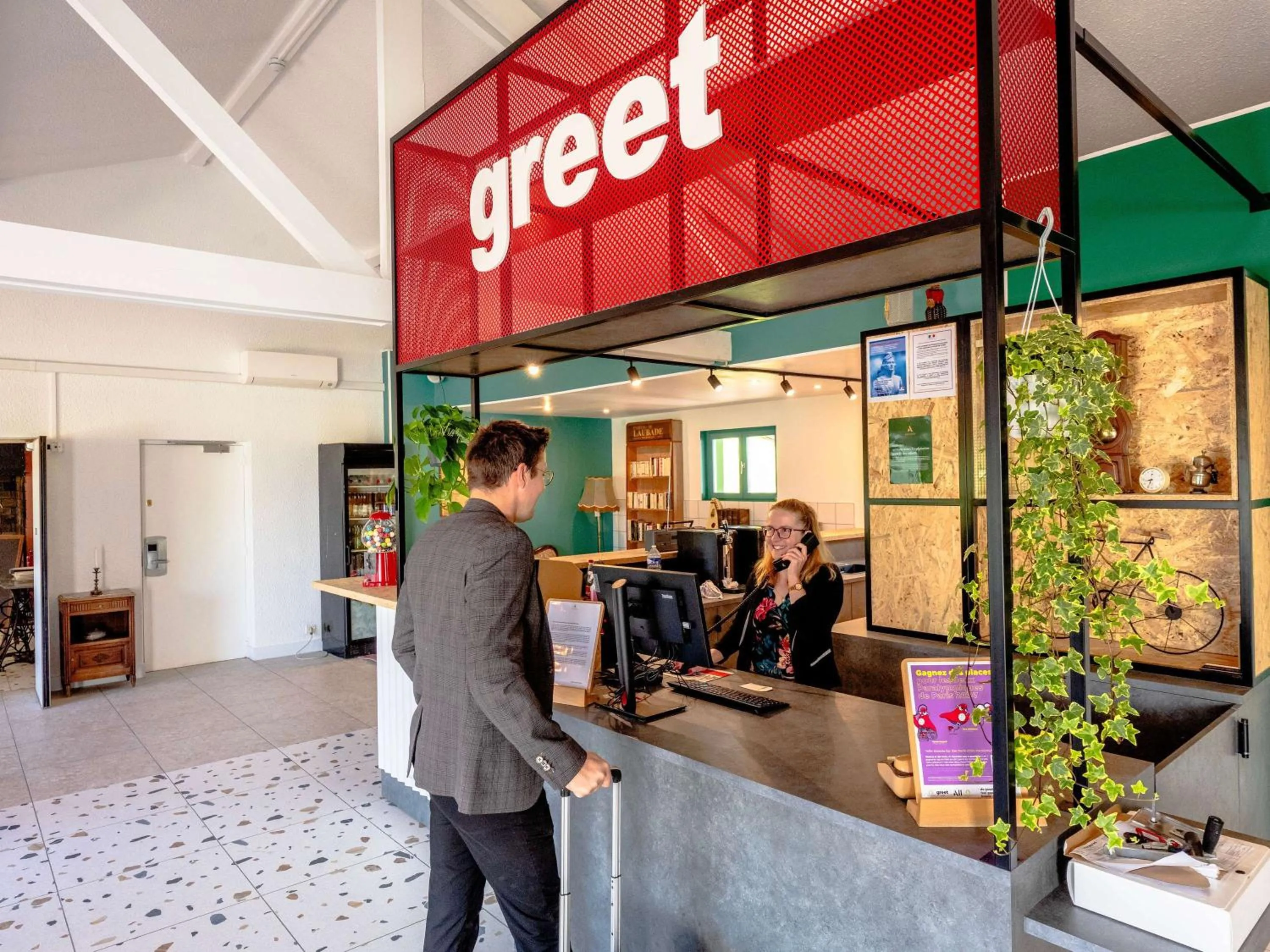 Lobby or reception in Hôtel Restaurant Relais Vert - Montbeliard