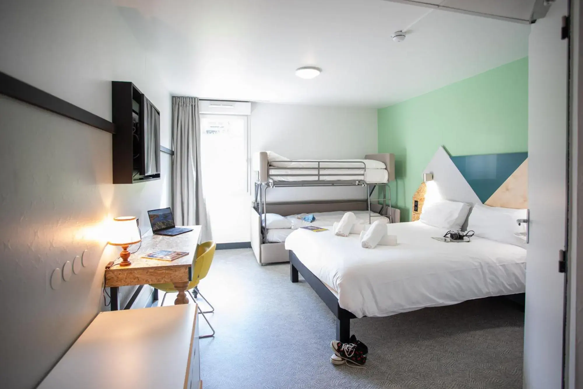 Bed in greet Hôtel Montbéliard Bed in greet Hôtel Montbéliard