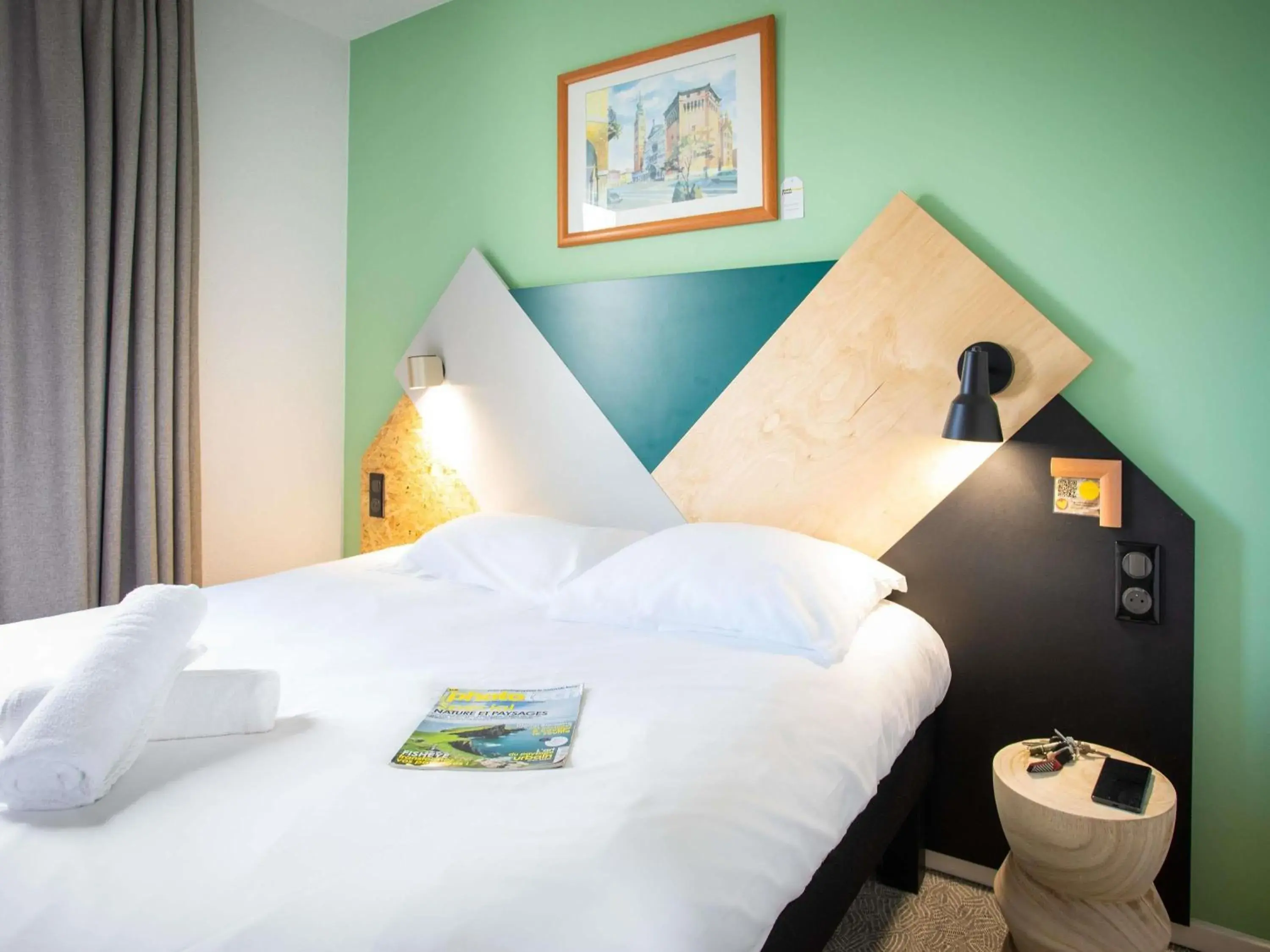 Bedroom, Bed in greet Hôtel Montbéliard Bedroom, Bed in greet Hôtel Montbéliard