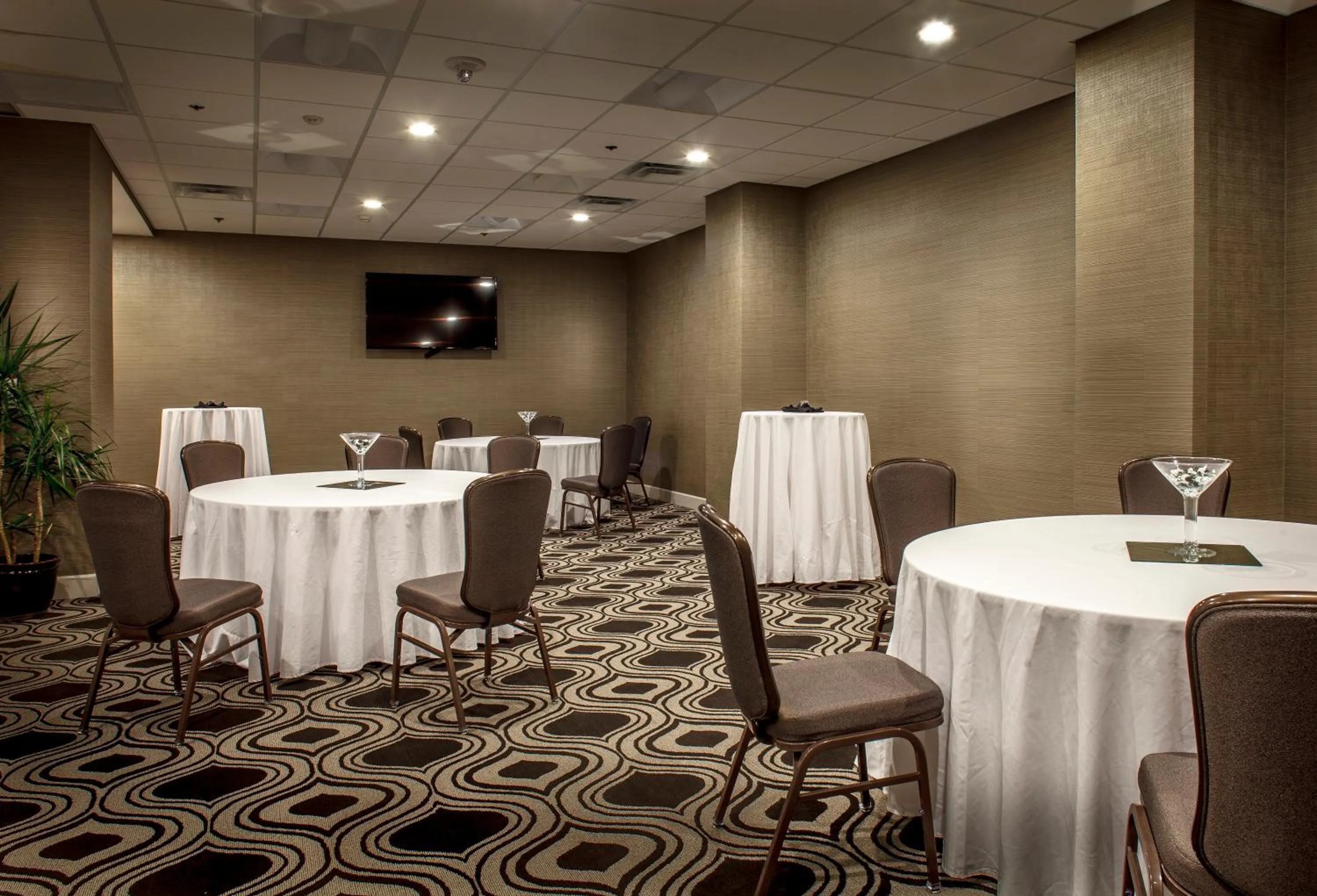 Meeting/conference room in Crowne Plaza Phoenix Airport - PHX by IHG