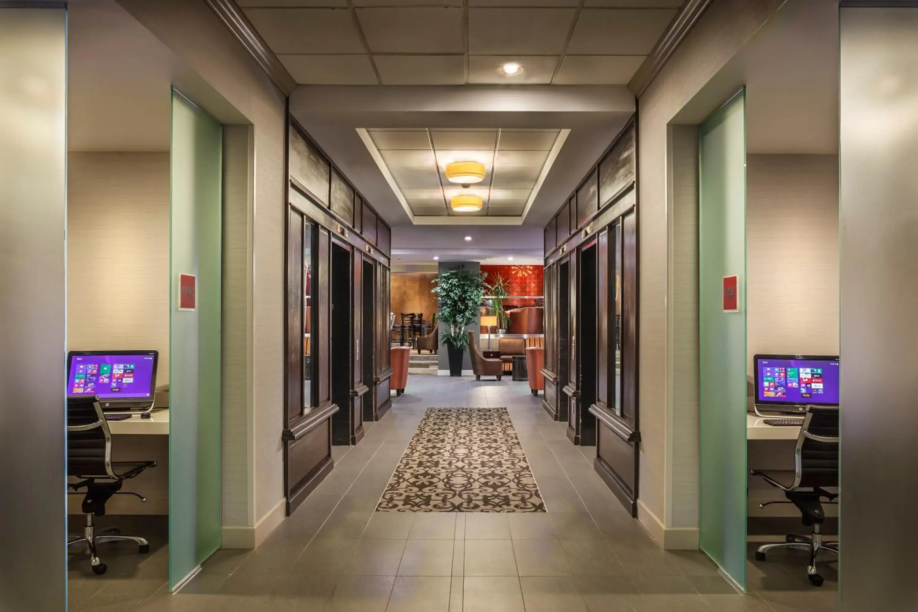 Lobby or reception in Crowne Plaza Phoenix Airport - PHX by IHG Lobby or reception in Crowne Plaza Phoenix Airport - PHX by IHG