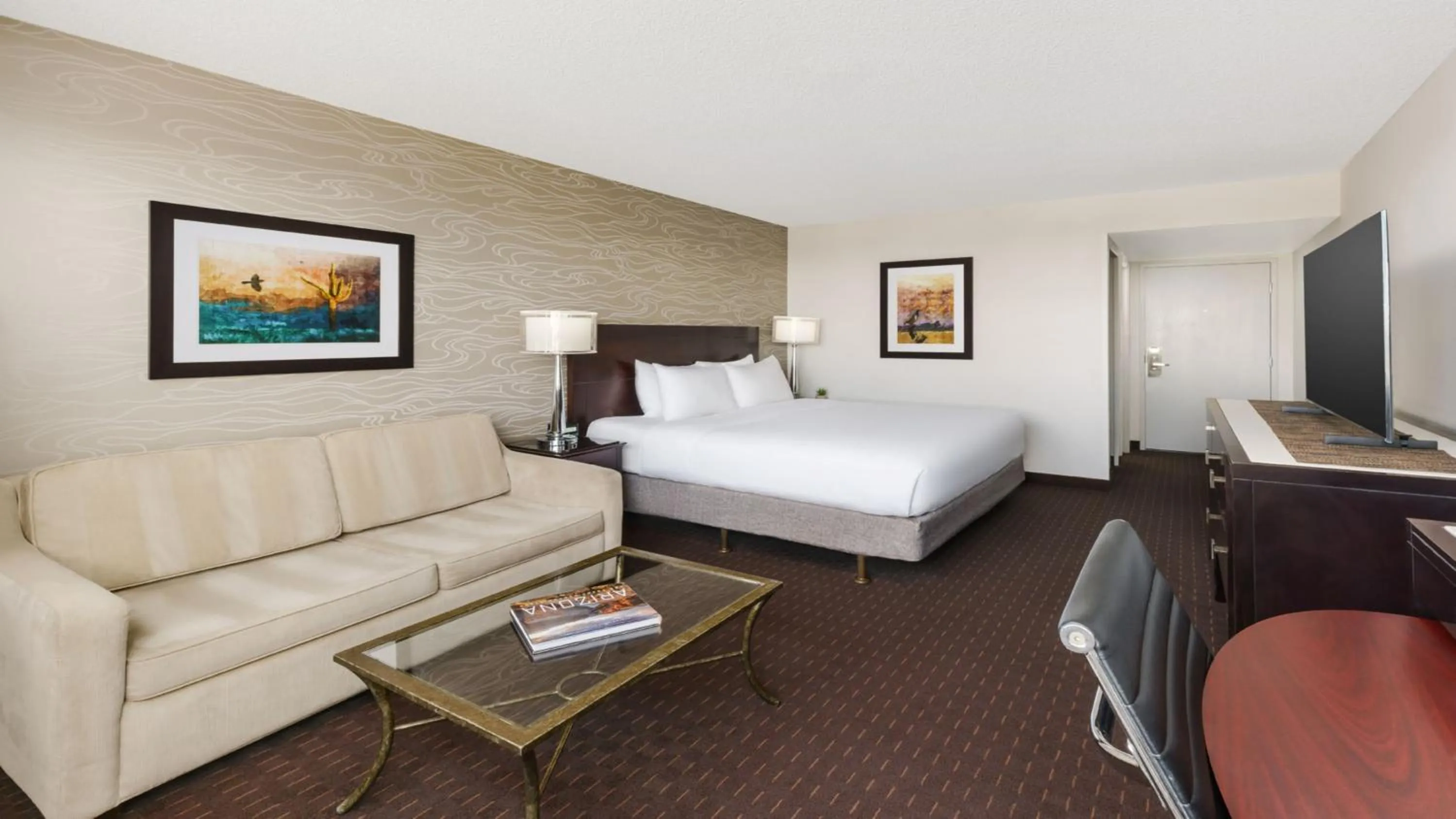 Photo of the whole room, Bed in Crowne Plaza Phoenix Airport - PHX by IHG