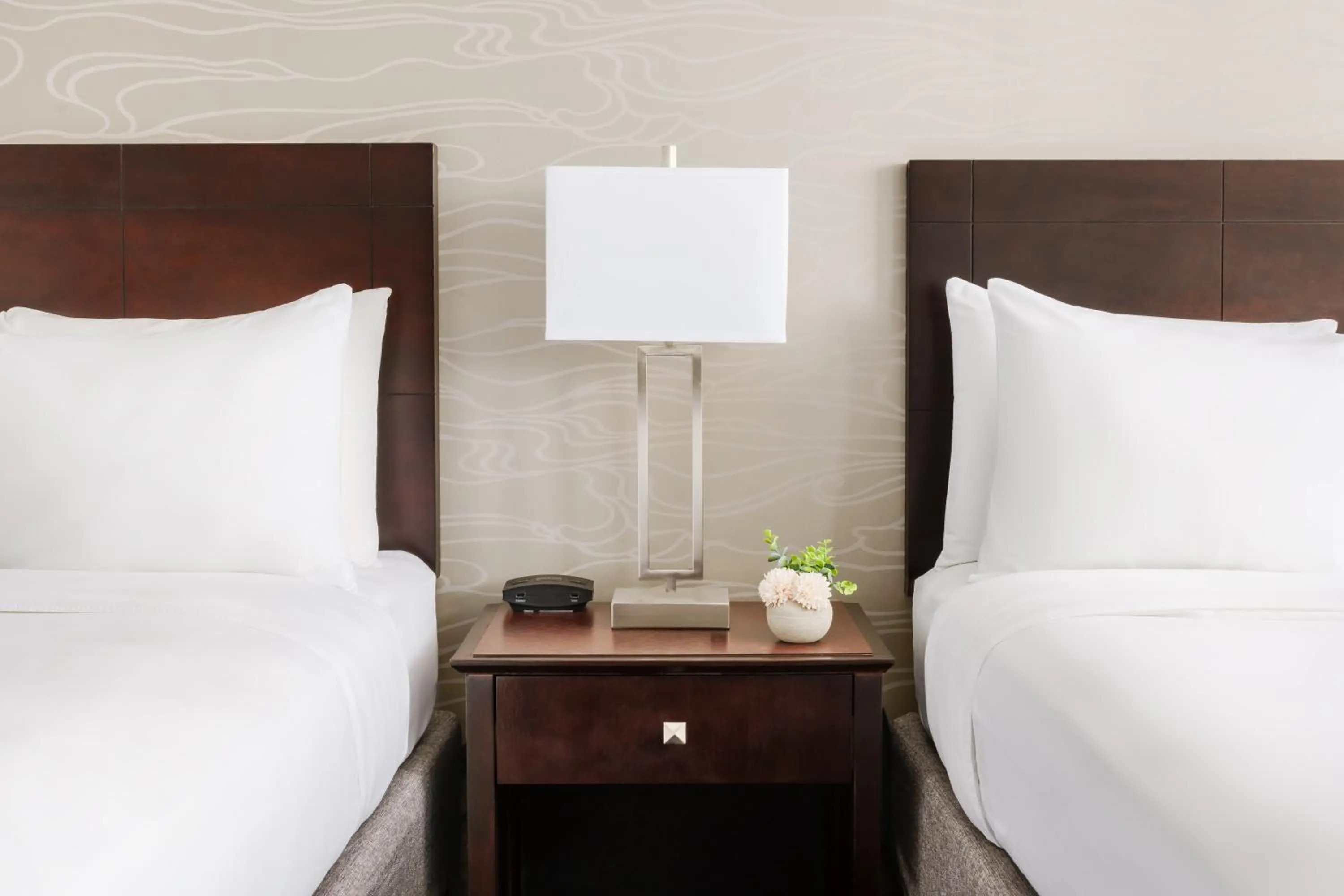 Bedroom, Bed in Crowne Plaza Phoenix Airport - PHX by IHG