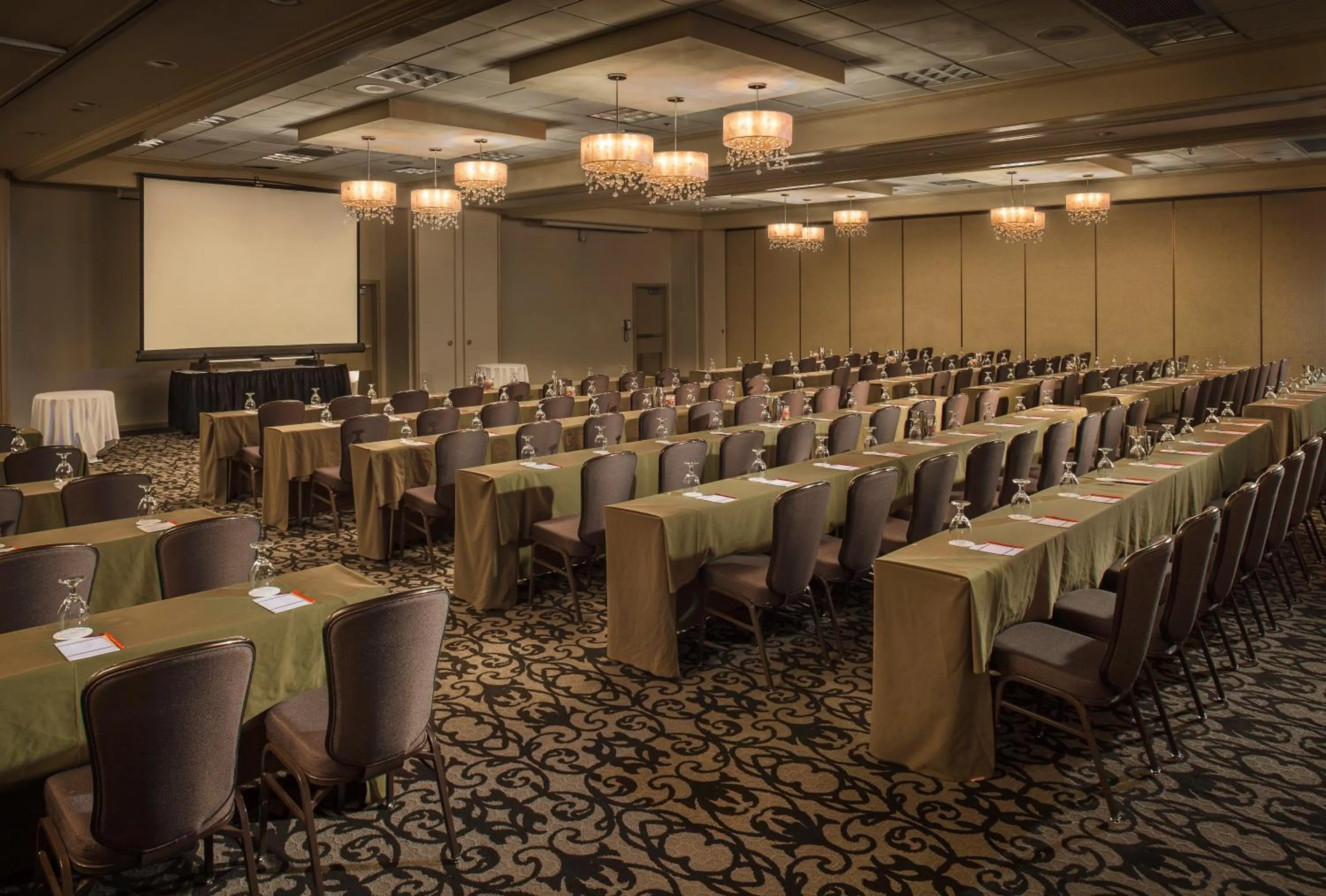 Meeting/conference room in Crowne Plaza Phoenix Airport - PHX by IHG
