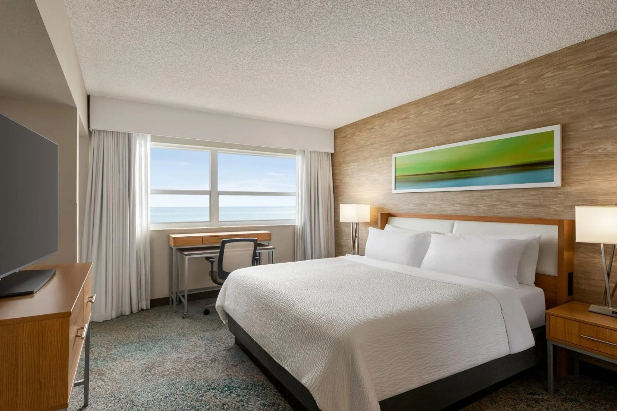 Photo of the whole room, Bed in Holiday Inn Miami Beach-Oceanfront by IHG