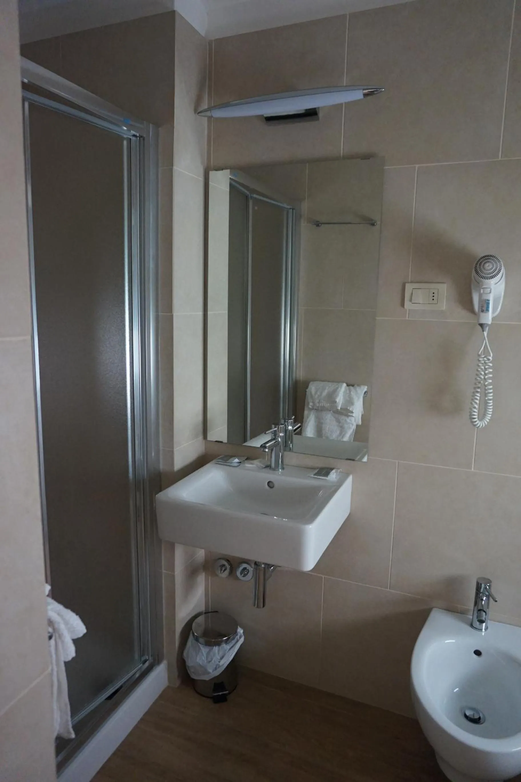 Shower in Hotel Aurora