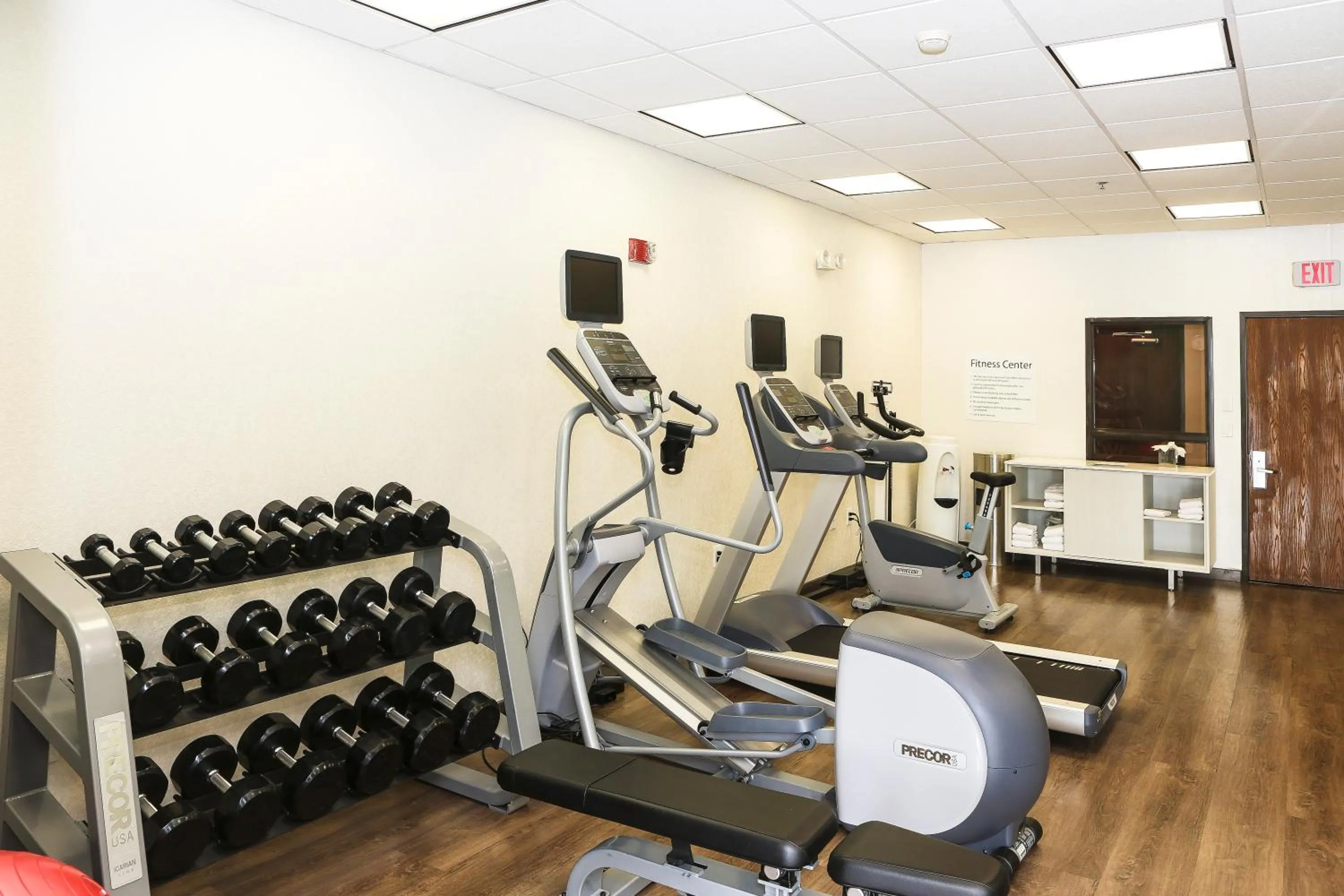 Fitness centre/facilities in Holiday Inn Express Phoenix-Airport/University Drive by IHG