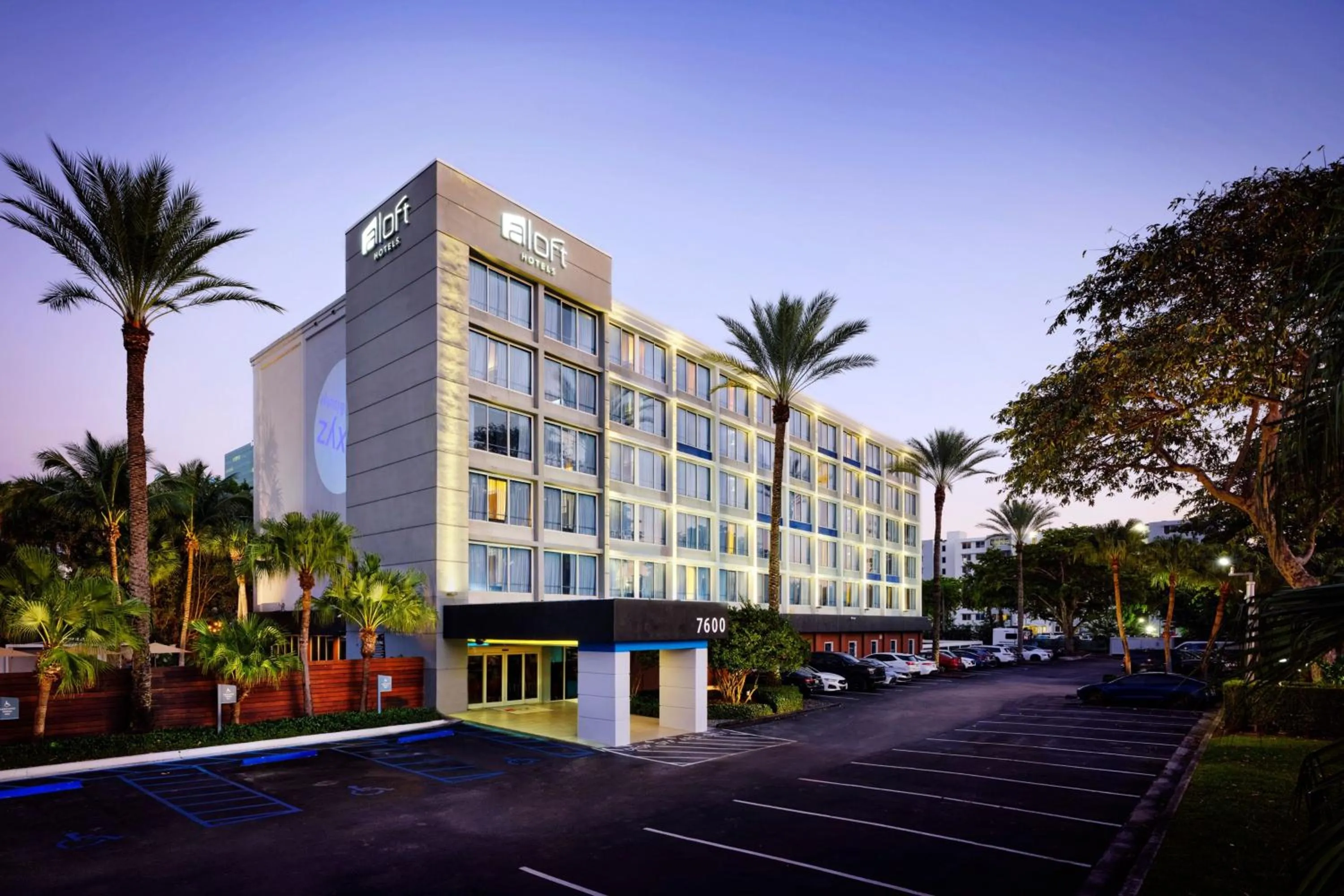 Property building in Aloft Miami Dadeland