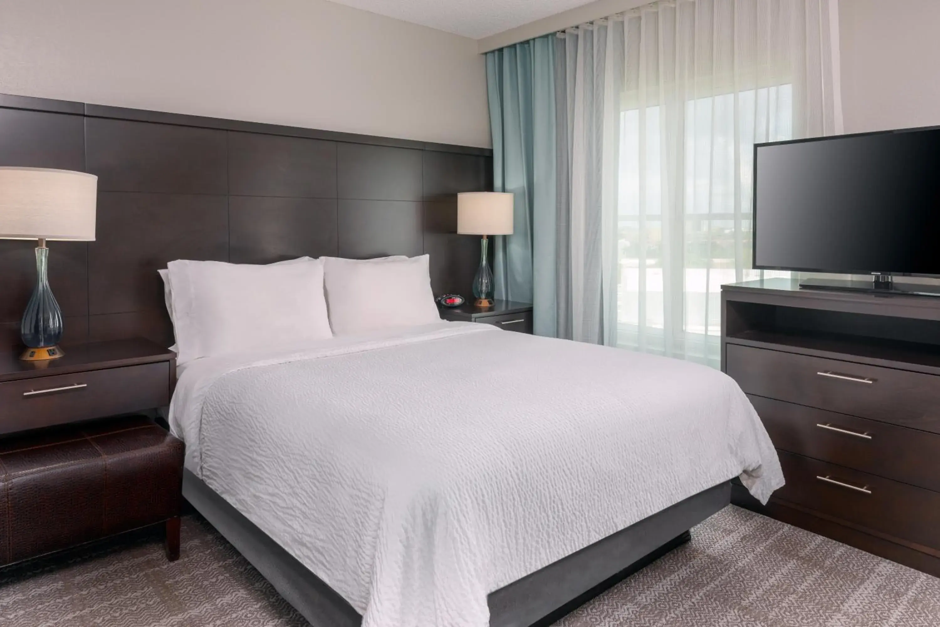 Bed in Staybridge Suites Miami Doral Area by IHG Bed in Staybridge Suites Miami Doral Area by IHG