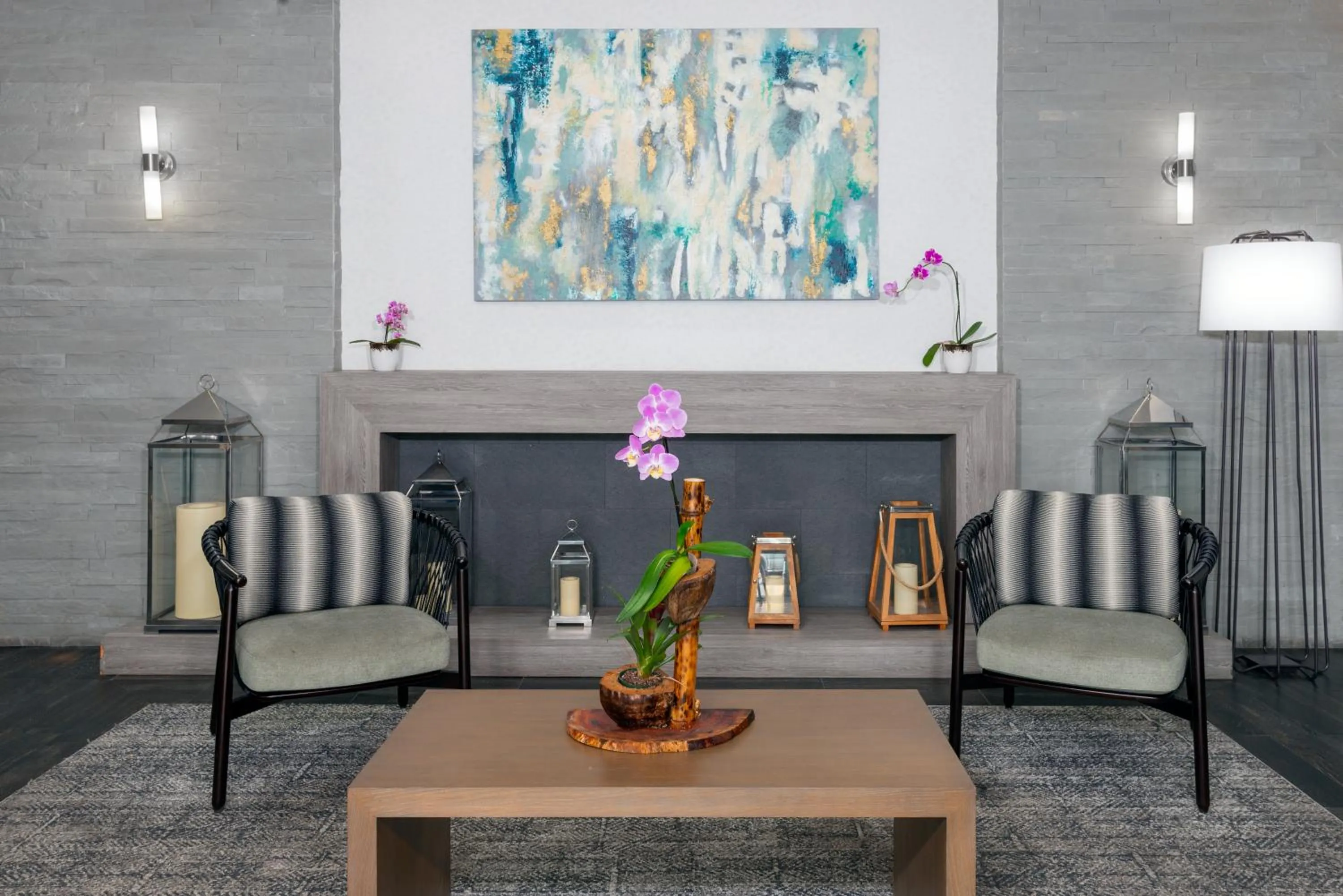 Communal lounge/ TV room in Staybridge Suites Miami Doral Area by IHG