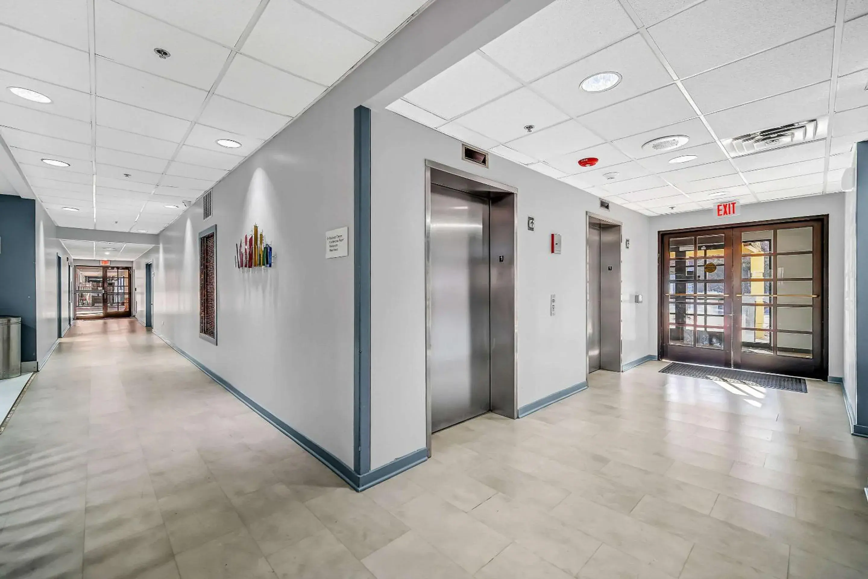 Lobby or reception in Radisson Hotel Schaumburg Lobby or reception in Radisson Hotel Schaumburg