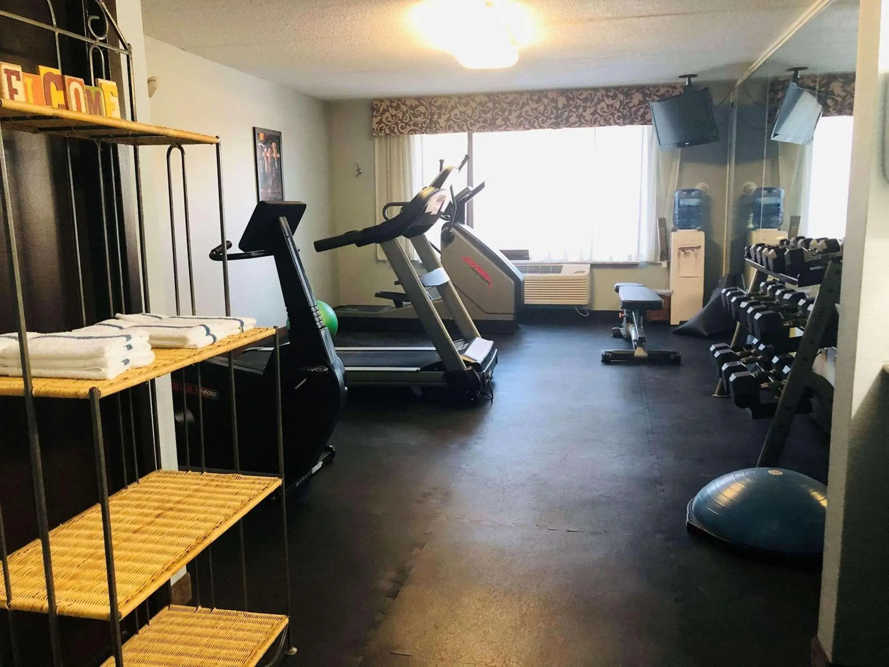 Fitness centre/facilities in Radisson Hotel Schaumburg Fitness centre/facilities in Radisson Hotel Schaumburg