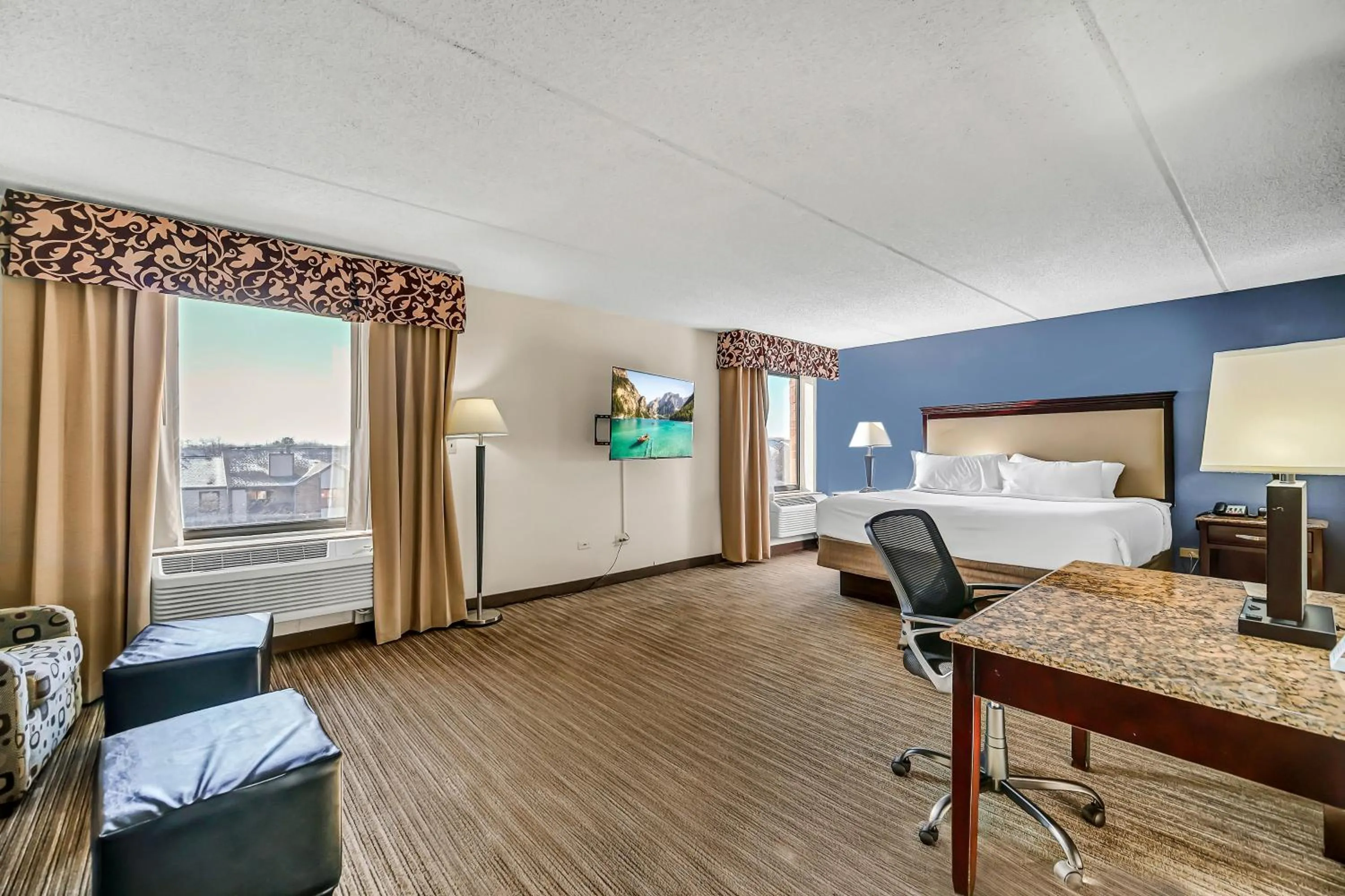 Bed in Radisson Hotel Schaumburg