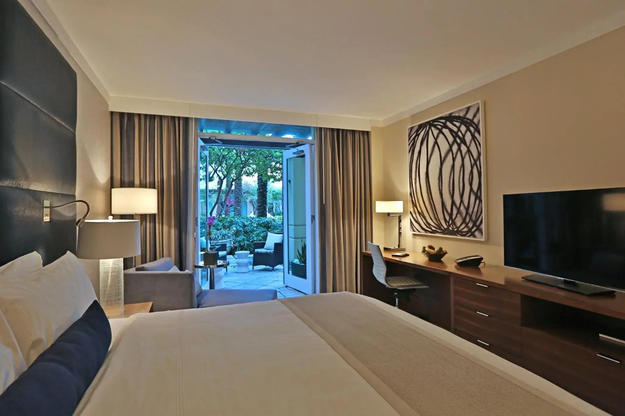 Photo of the whole room, Bed in InterContinental At Doral Miami by IHG Photo of the whole room, Bed in InterContinental At Doral Miami by IHG