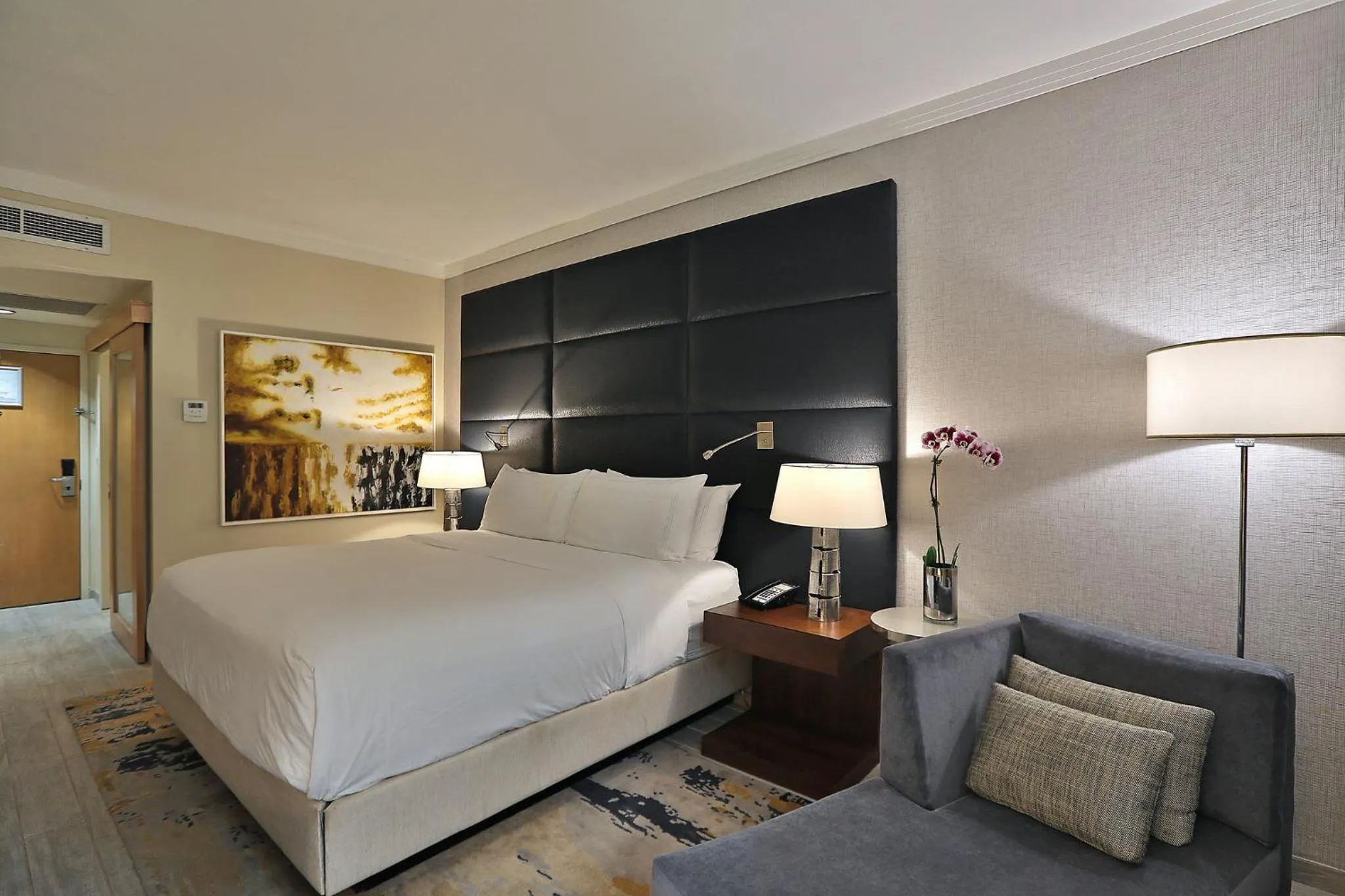 Photo of the whole room, Bed in InterContinental At Doral Miami by IHG