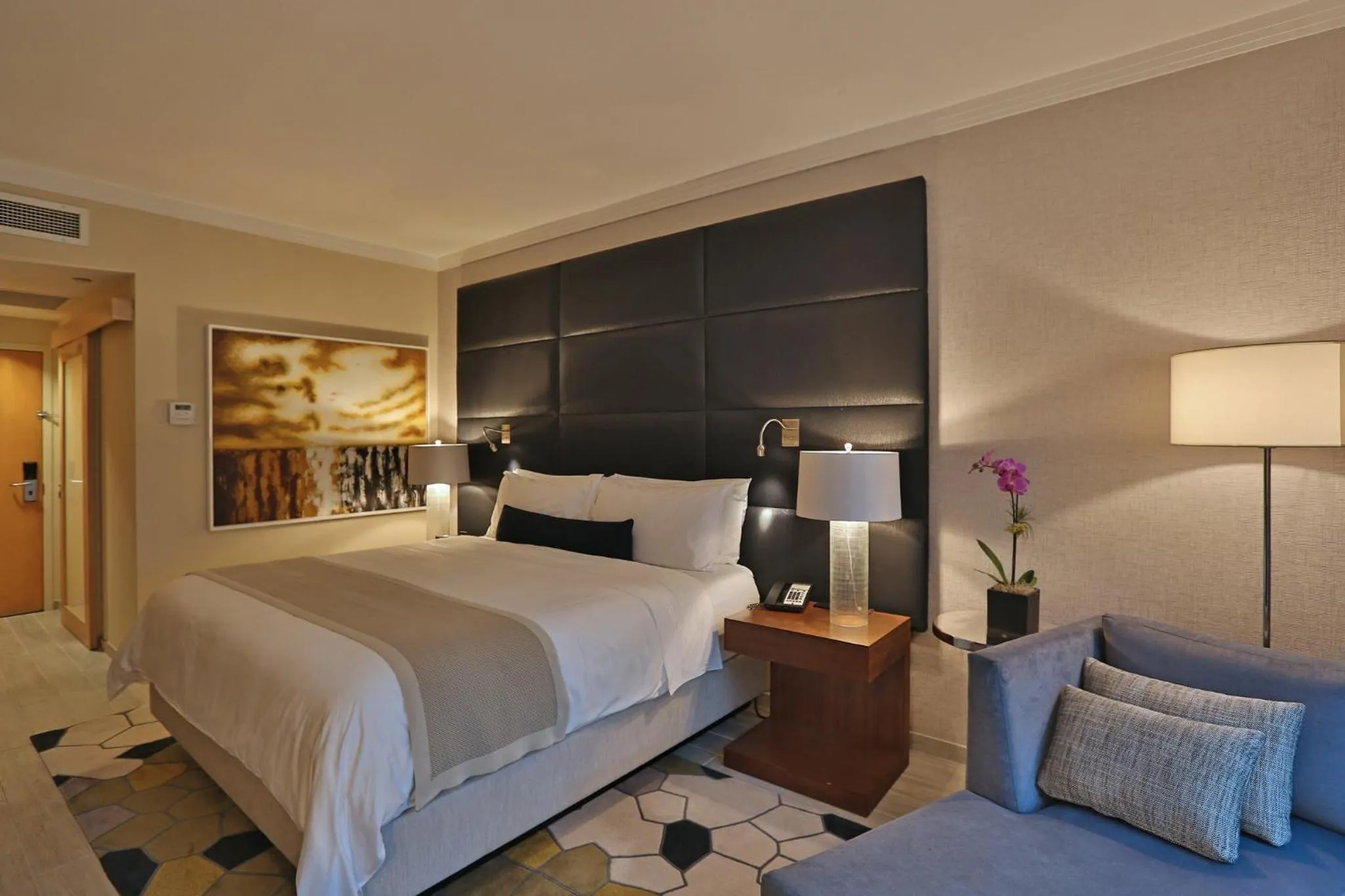 Photo of the whole room, Bed in InterContinental At Doral Miami by IHG